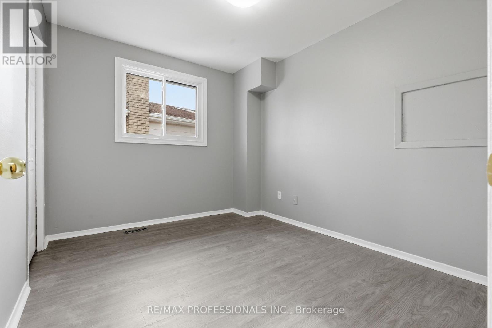 3335 Delfi Road, Mississauga, Ontario  L5L 1S1 - Photo 15 - W12896224