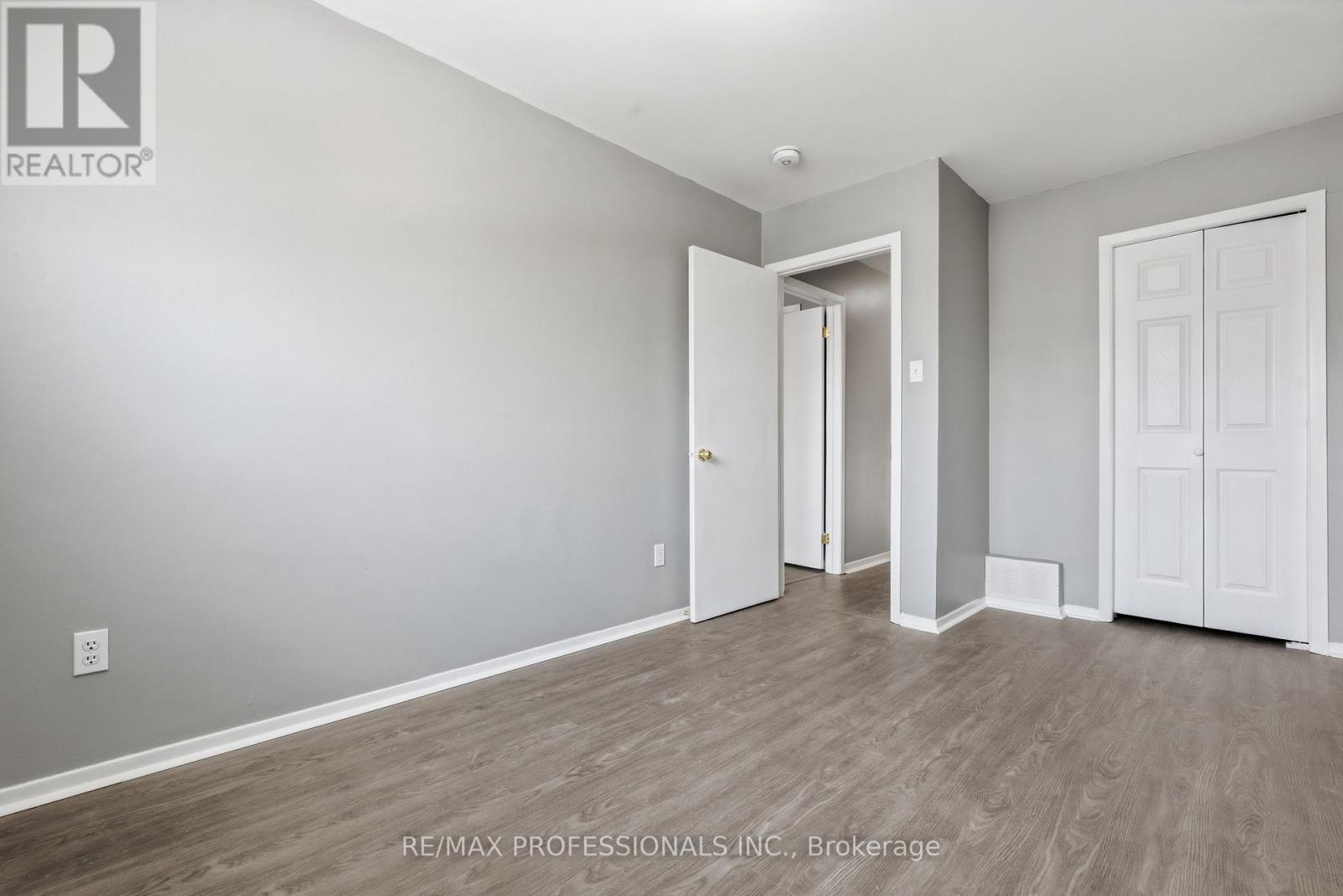 3335 Delfi Road, Mississauga, Ontario  L5L 1S1 - Photo 17 - W12896224