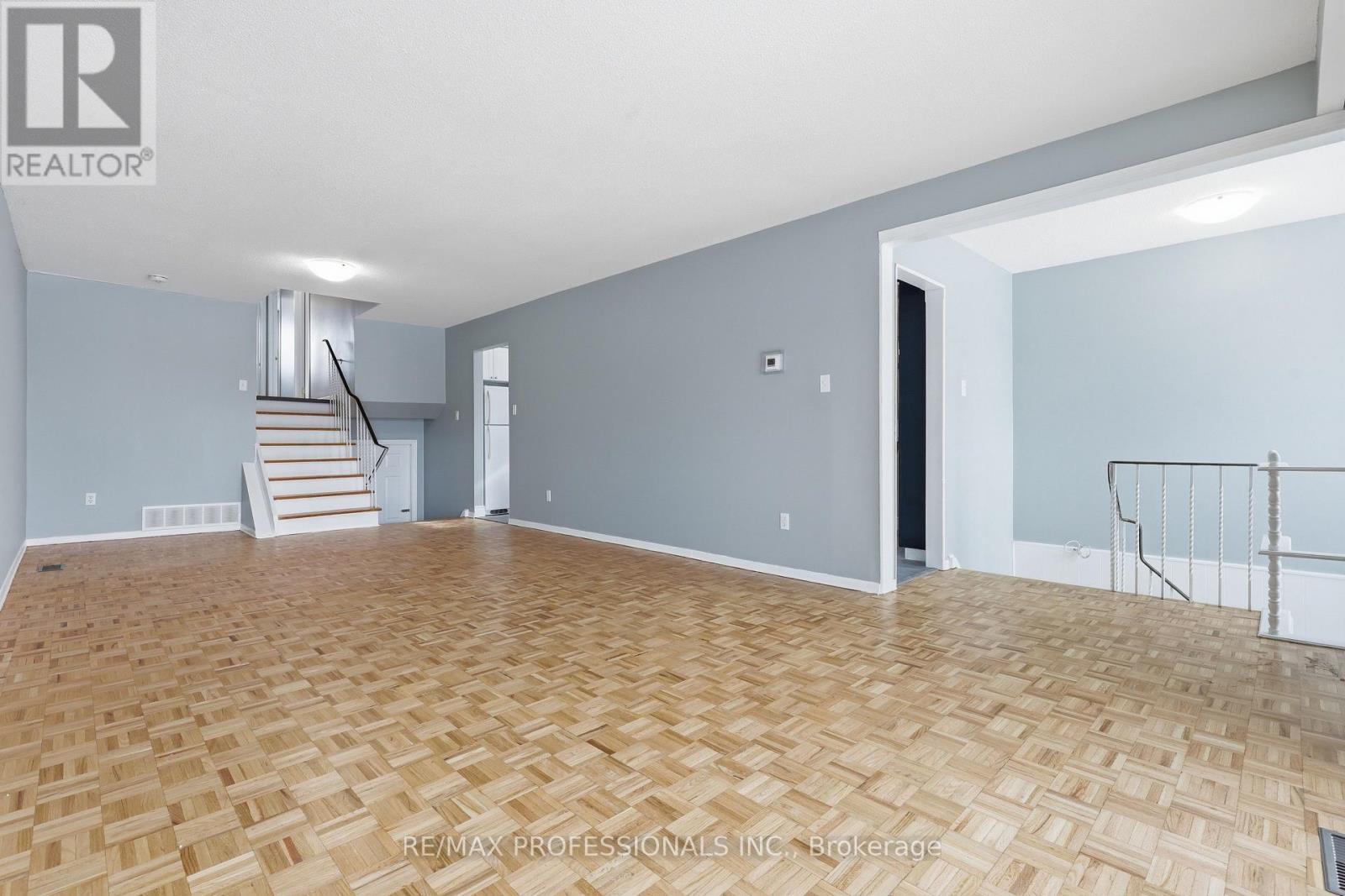 3335 Delfi Road, Mississauga, Ontario  L5L 1S1 - Photo 8 - W12896224