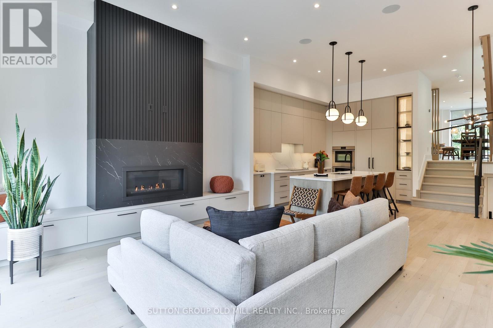 216 Delta Street, Toronto (Alderwood), Ontario  M8W 4E6 - Photo 21 - W12896228