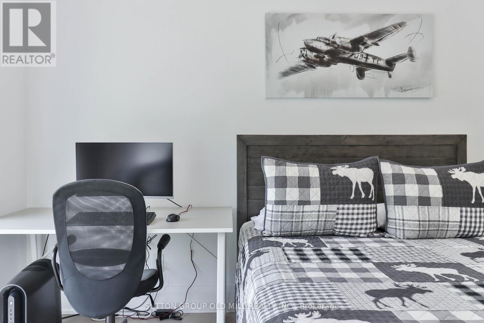 216 Delta Street, Toronto (Alderwood), Ontario  M8W 4E6 - Photo 25 - W12896228