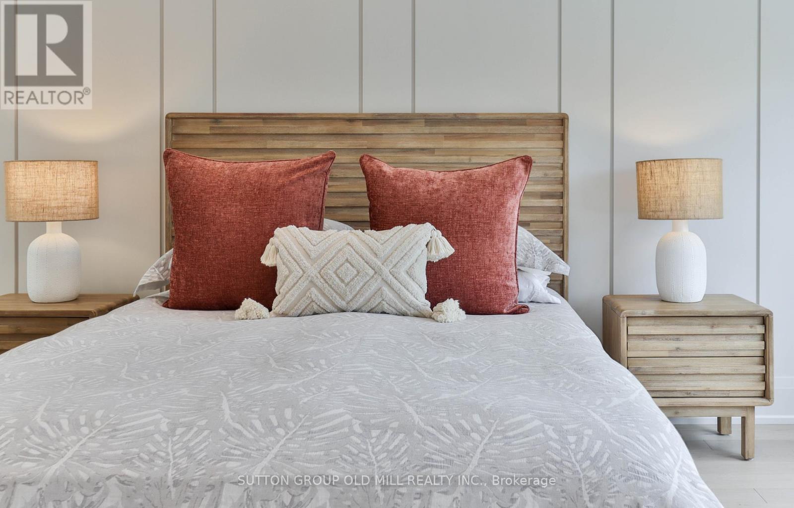 216 Delta Street, Toronto (Alderwood), Ontario  M8W 4E6 - Photo 32 - W12896228