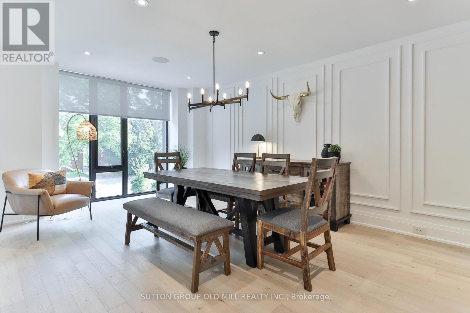 216 Delta Street, Toronto (Alderwood), Ontario  M8W 4E6 - Photo 6 - W12896228