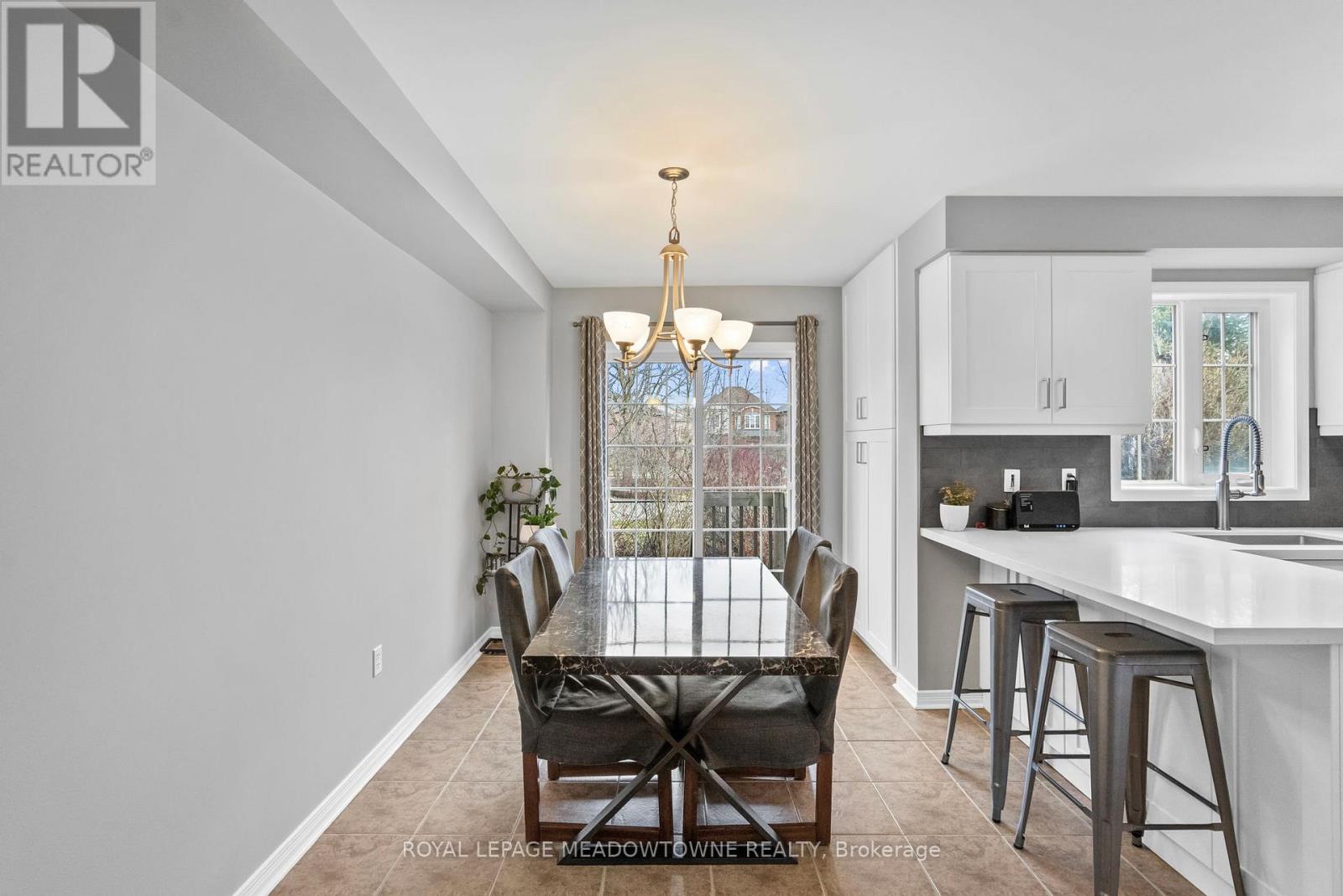 356 Bussel Crescent, Milton, Ontario  L9T 0W5 - Photo 12 - W12896246