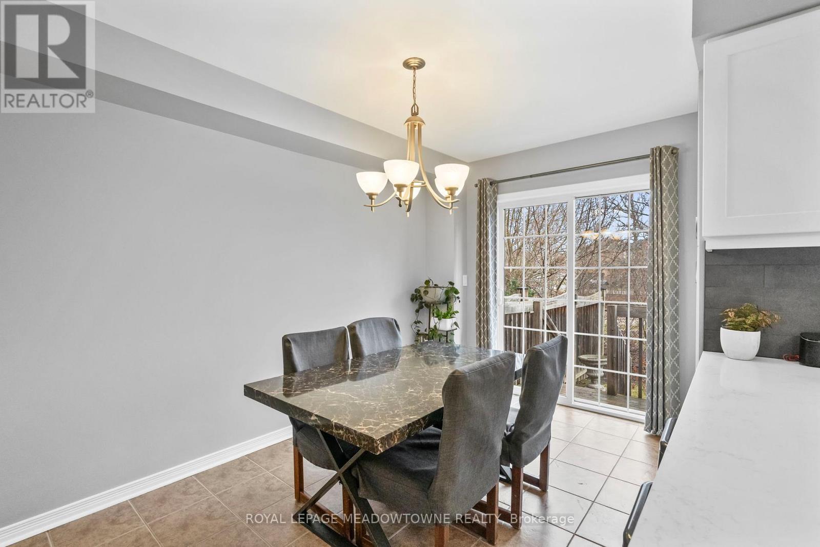 356 Bussel Crescent, Milton, Ontario  L9T 0W5 - Photo 13 - W12896246