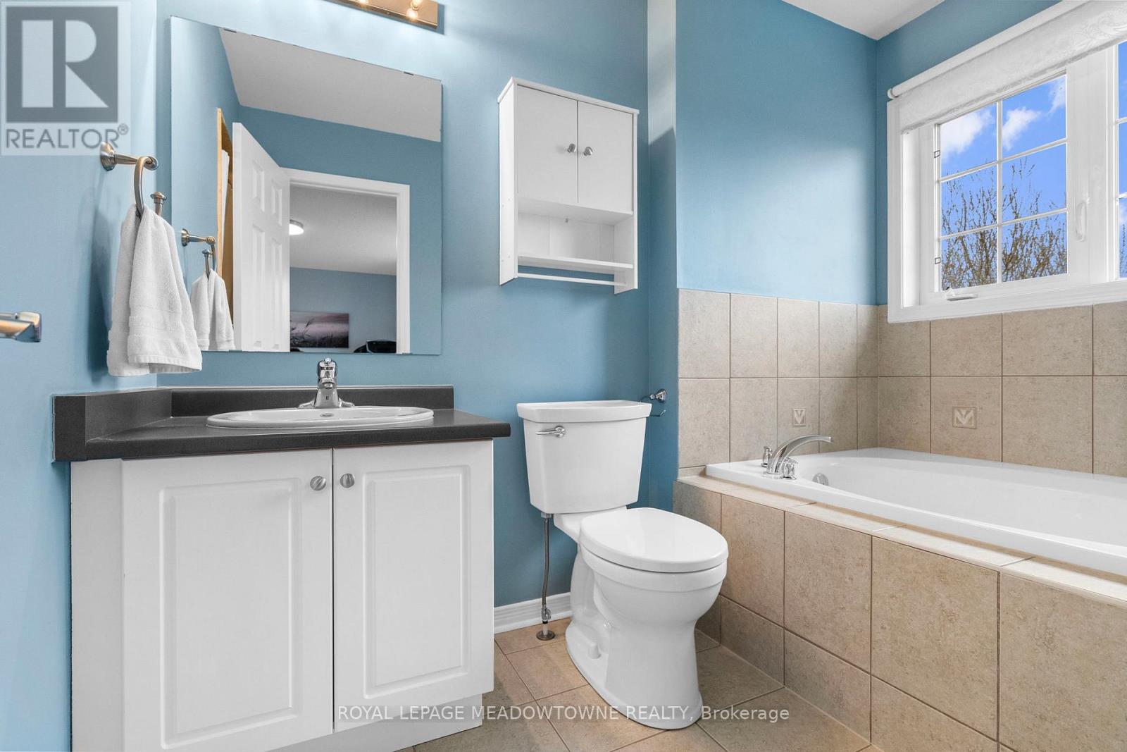 356 Bussel Crescent, Milton, Ontario  L9T 0W5 - Photo 27 - W12896246