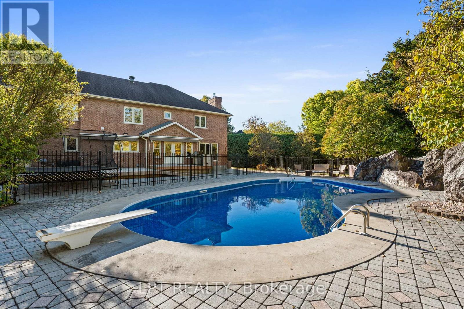 1353 Pelkey Court, Ottawa, Ontario  K4M 1K8 - Photo 45 - X12547470