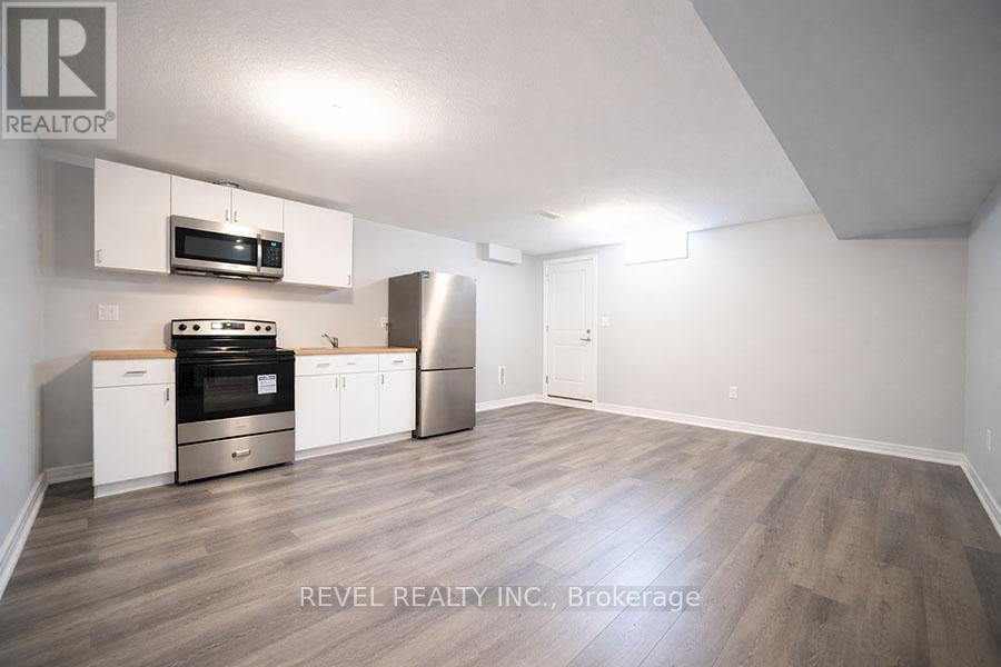 Lower - 31 Mair Avenue, Brantford, Ontario  N3T 0T2 - Photo 4 - X12896026