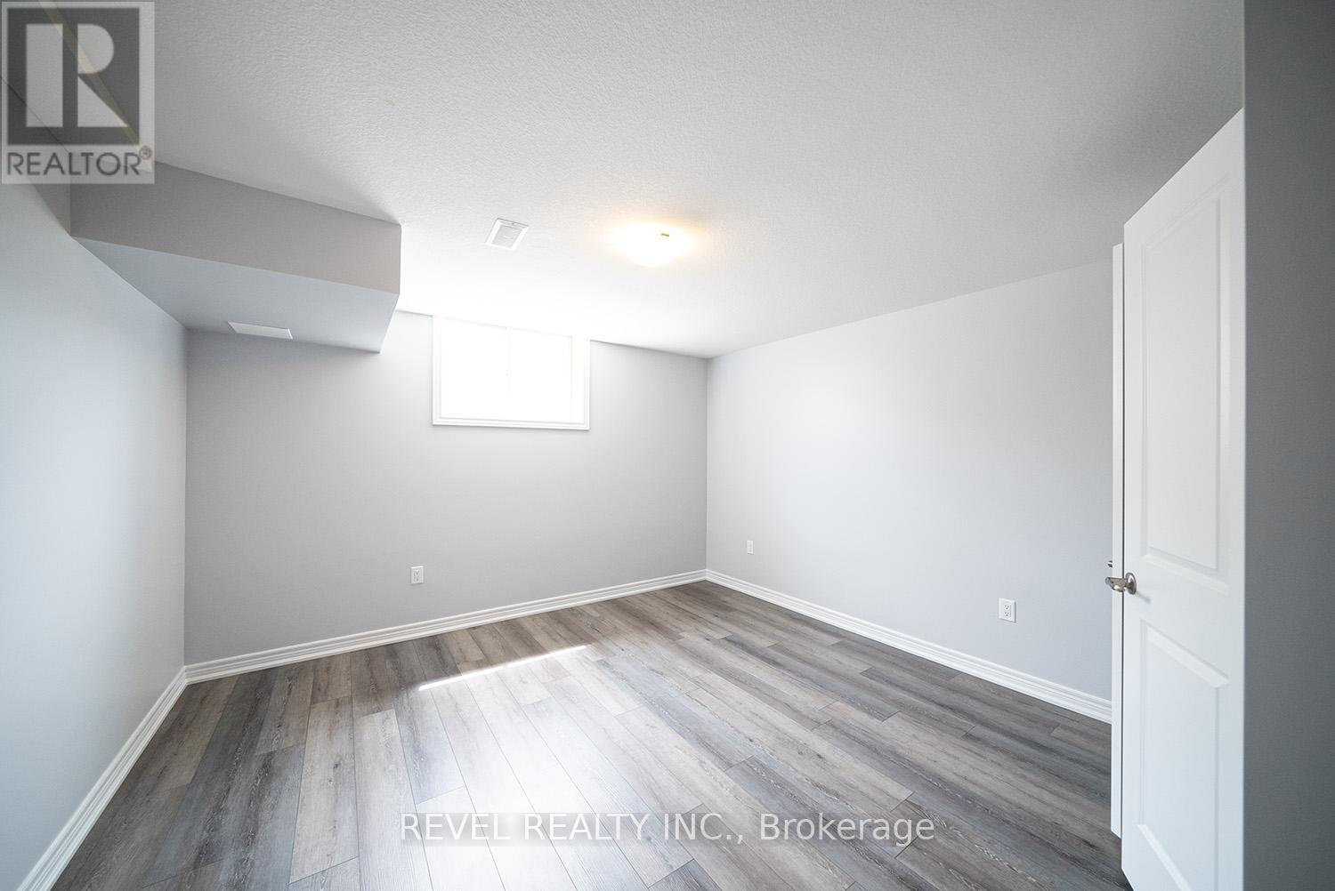 Lower - 31 Mair Avenue, Brantford, Ontario  N3T 0T2 - Photo 9 - X12896026