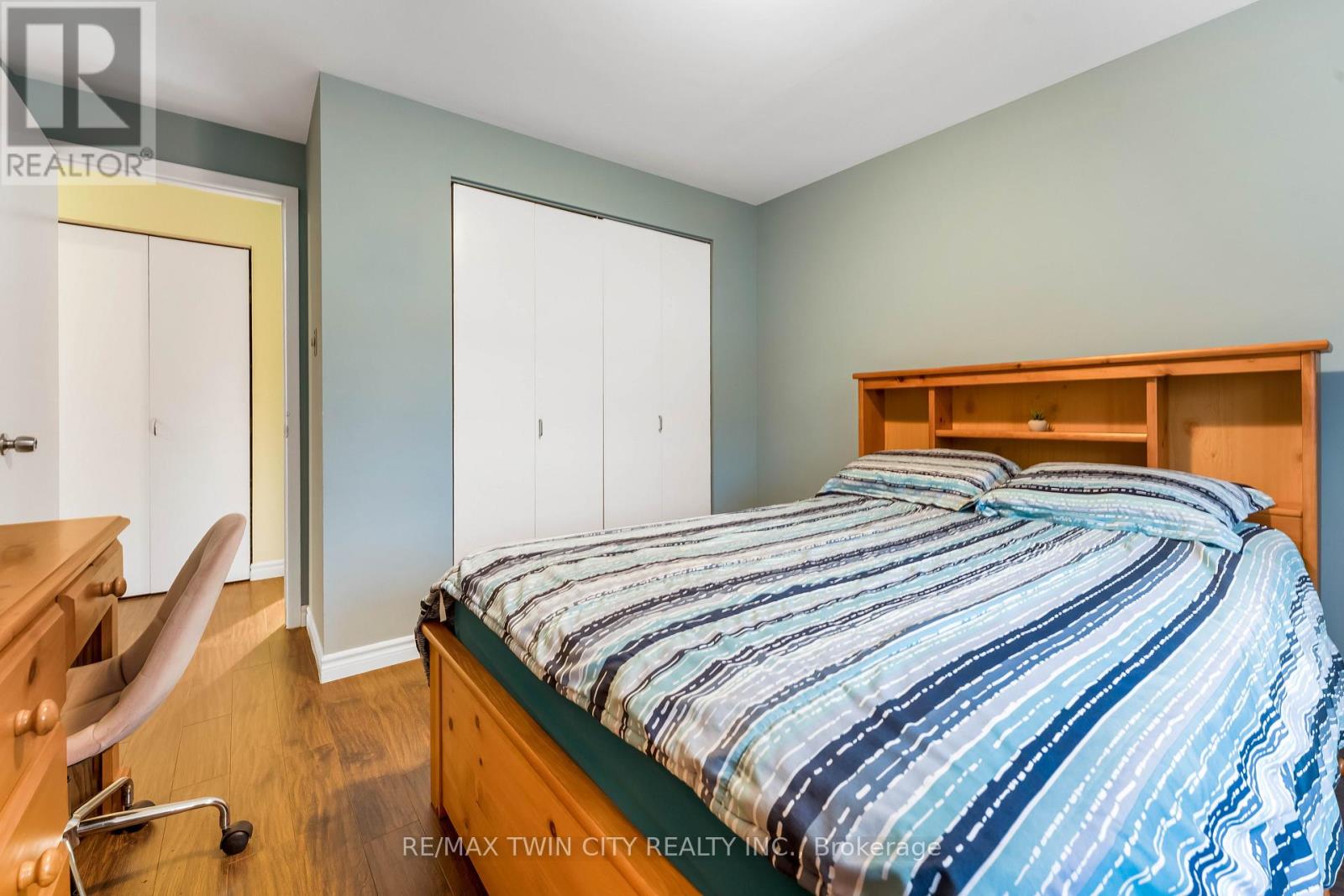 86 Overlea Drive, Kitchener, Ontario  N2M 1T1 - Photo 11 - X12896222