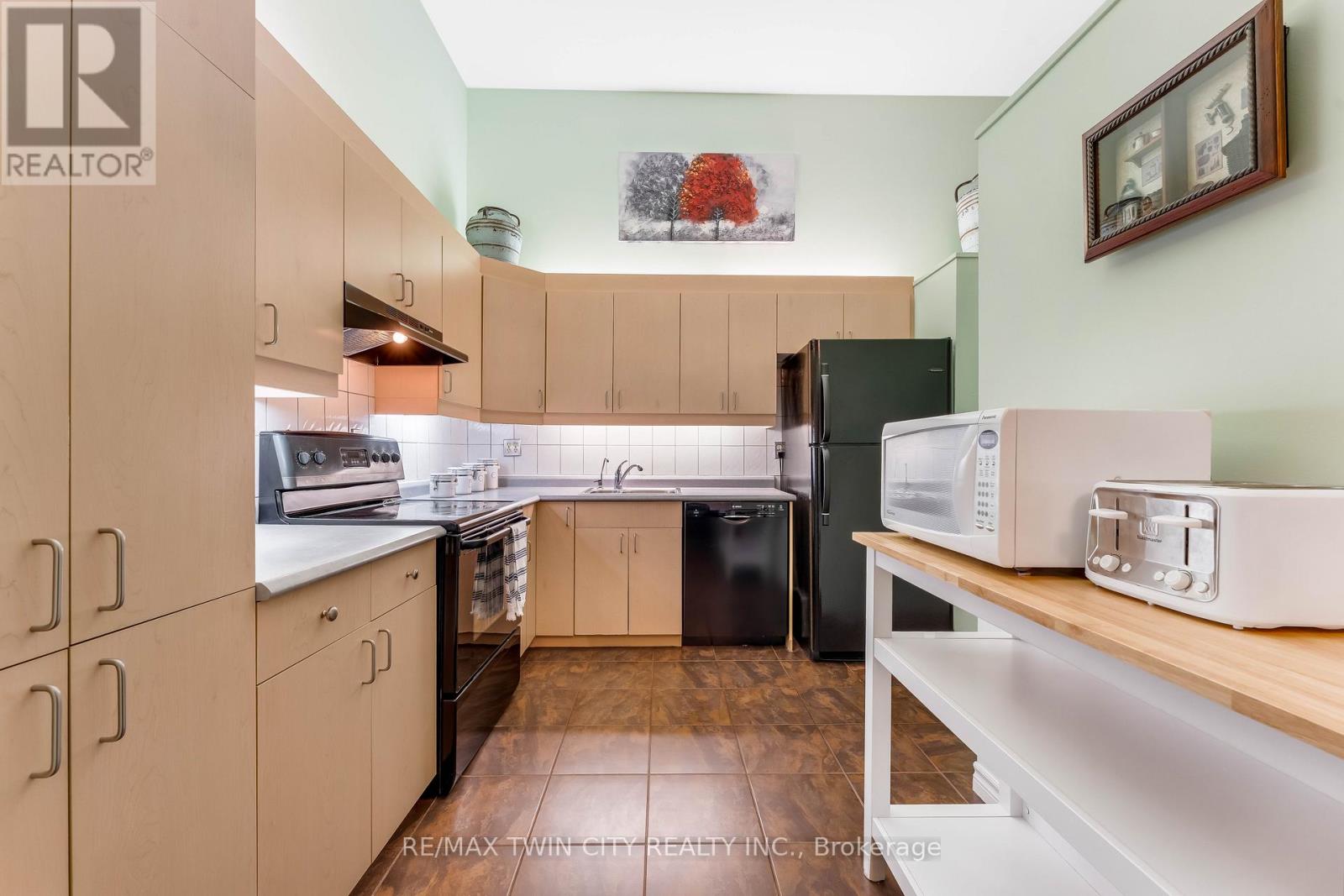 86 Overlea Drive, Kitchener, Ontario  N2M 1T1 - Photo 19 - X12896222