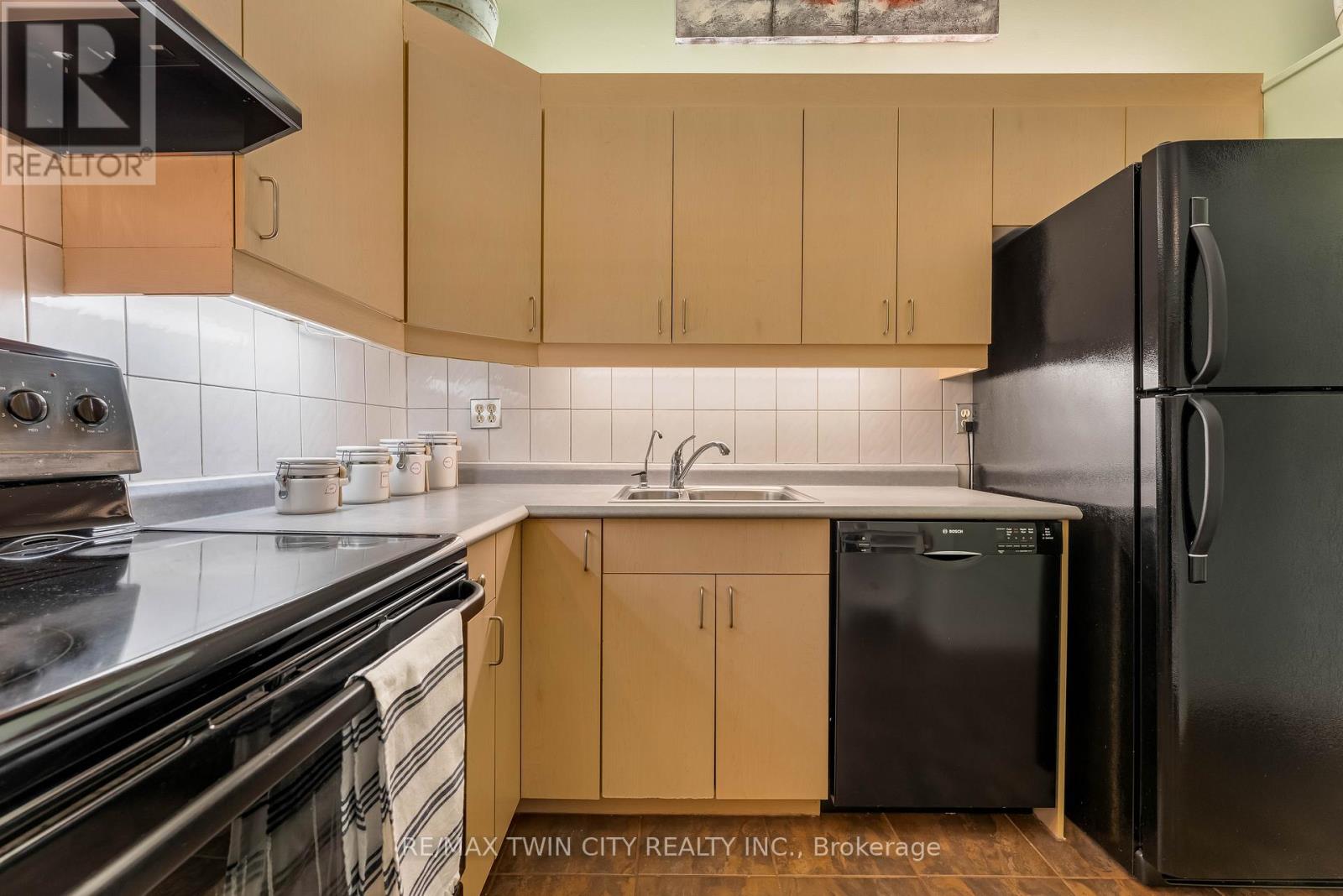 86 Overlea Drive, Kitchener, Ontario  N2M 1T1 - Photo 21 - X12896222