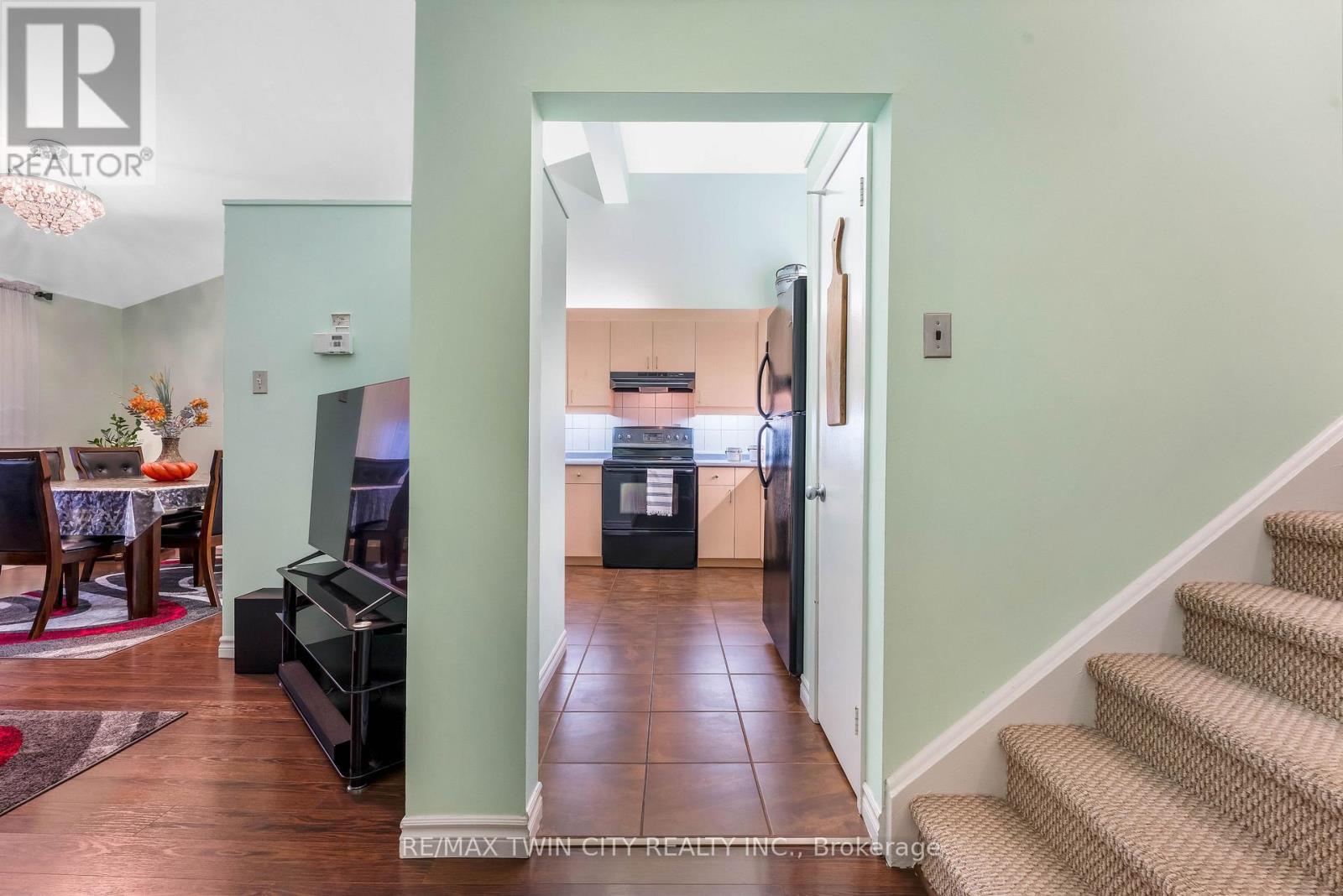 86 Overlea Drive, Kitchener, Ontario  N2M 1T1 - Photo 24 - X12896222