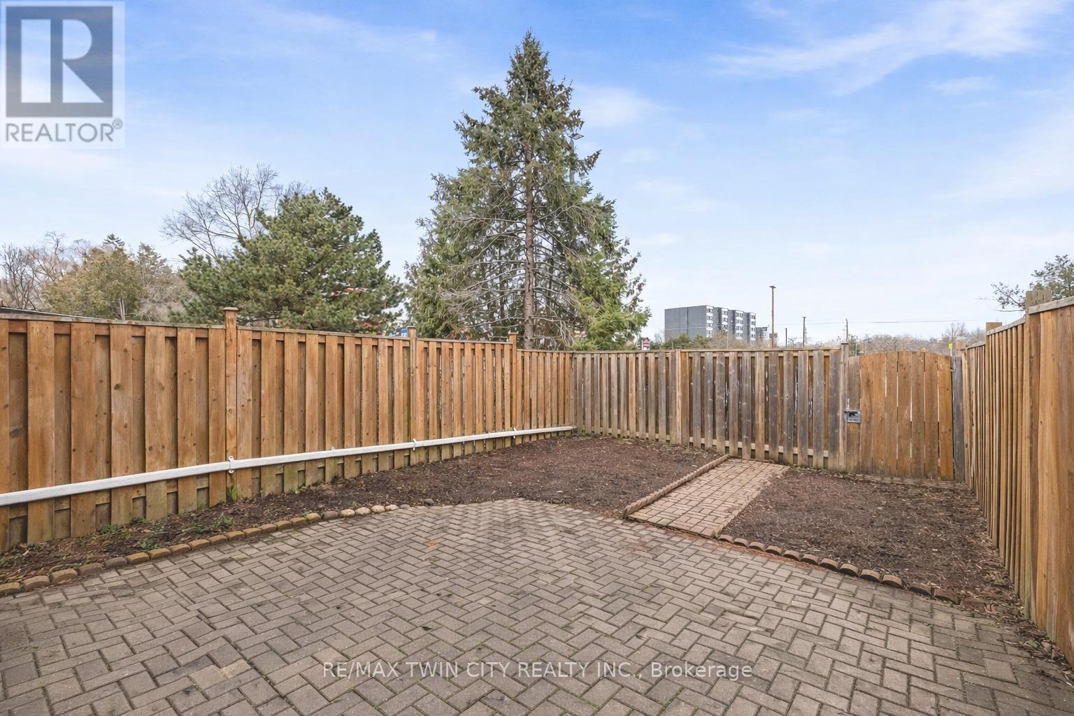 86 Overlea Drive, Kitchener, Ontario  N2M 1T1 - Photo 39 - X12896222