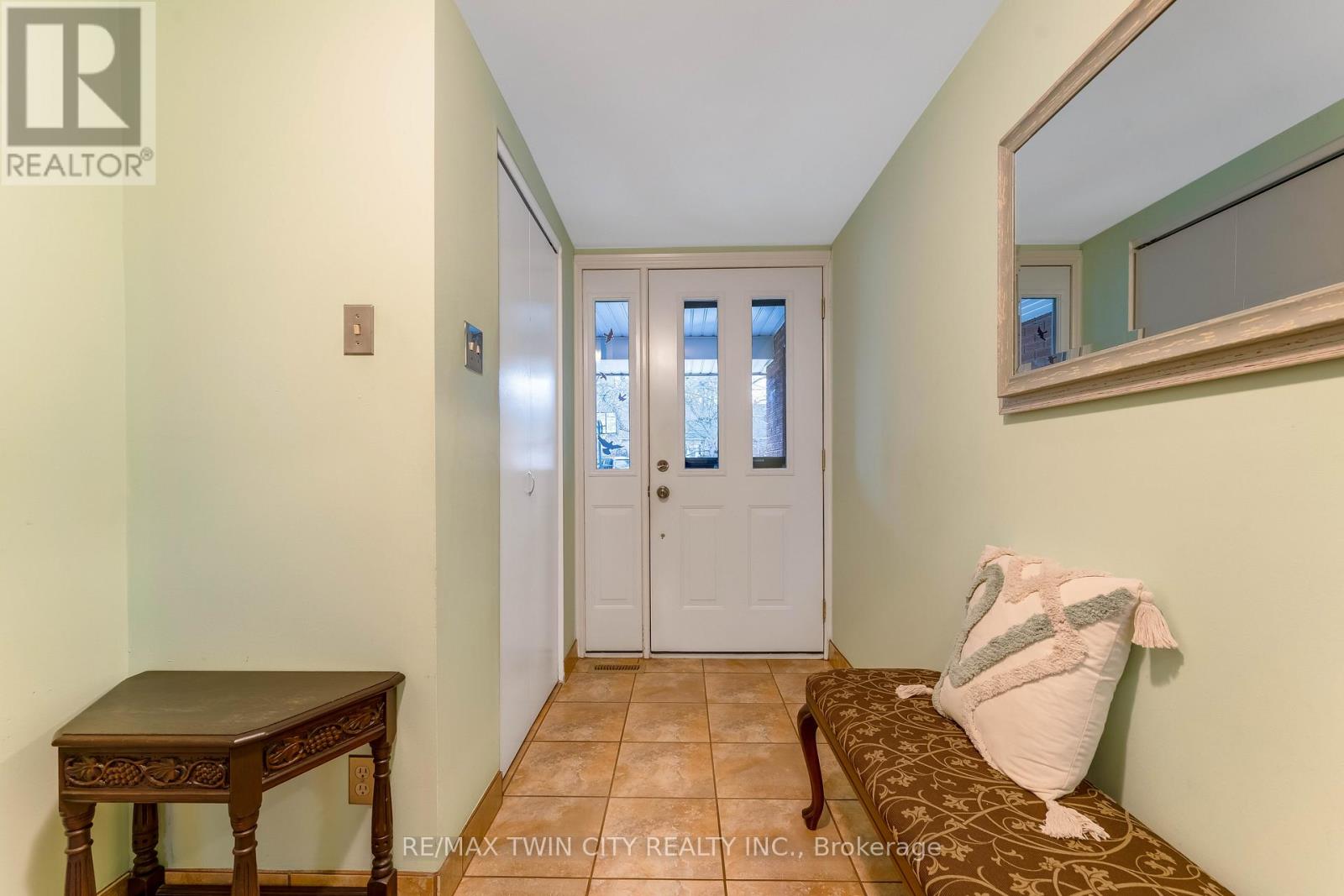 86 Overlea Drive, Kitchener, Ontario  N2M 1T1 - Photo 5 - X12896222