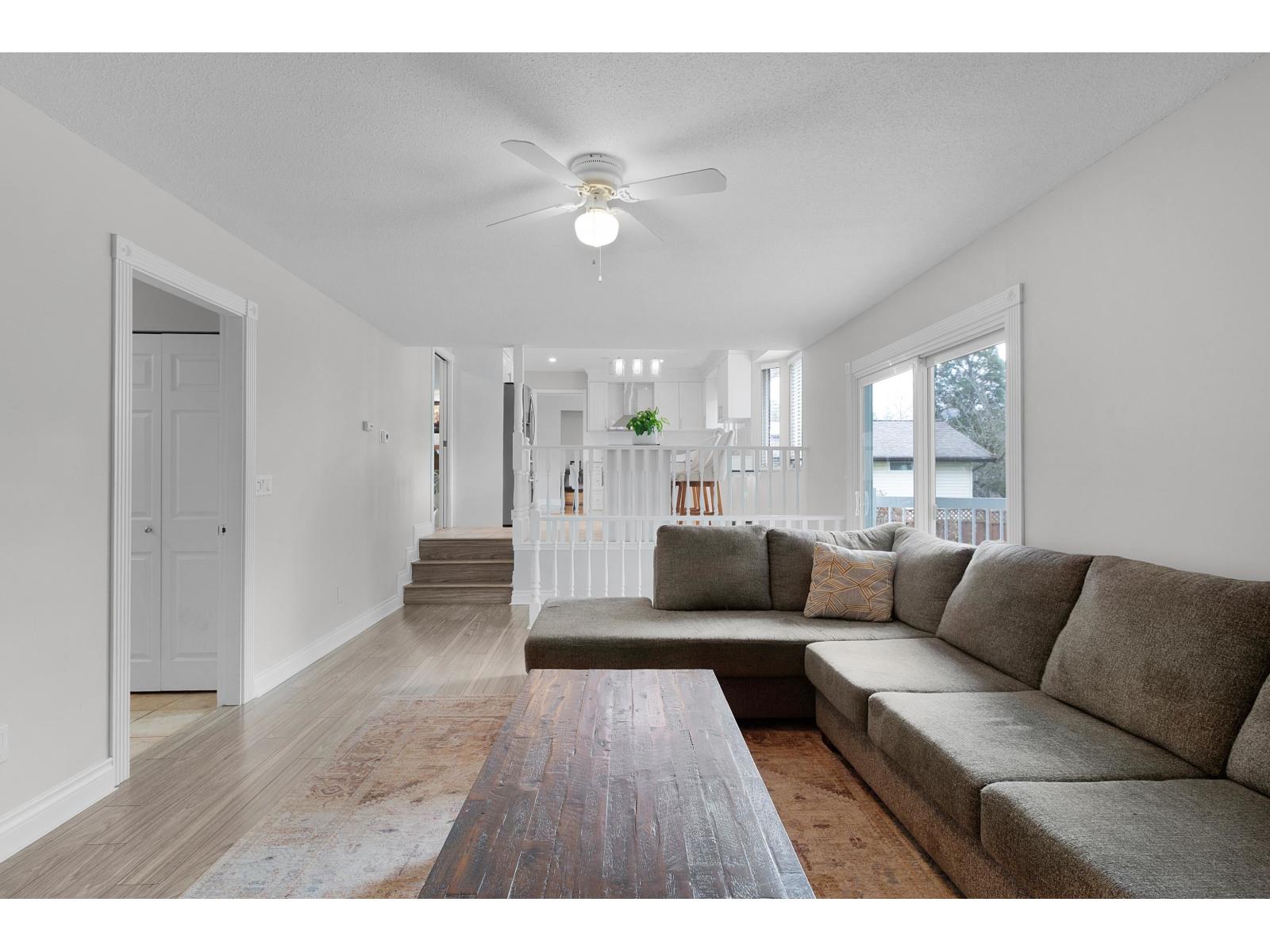 18166 54 Avenue, Surrey, British Columbia  V3S 7Z1 - Photo 5 - R3101052