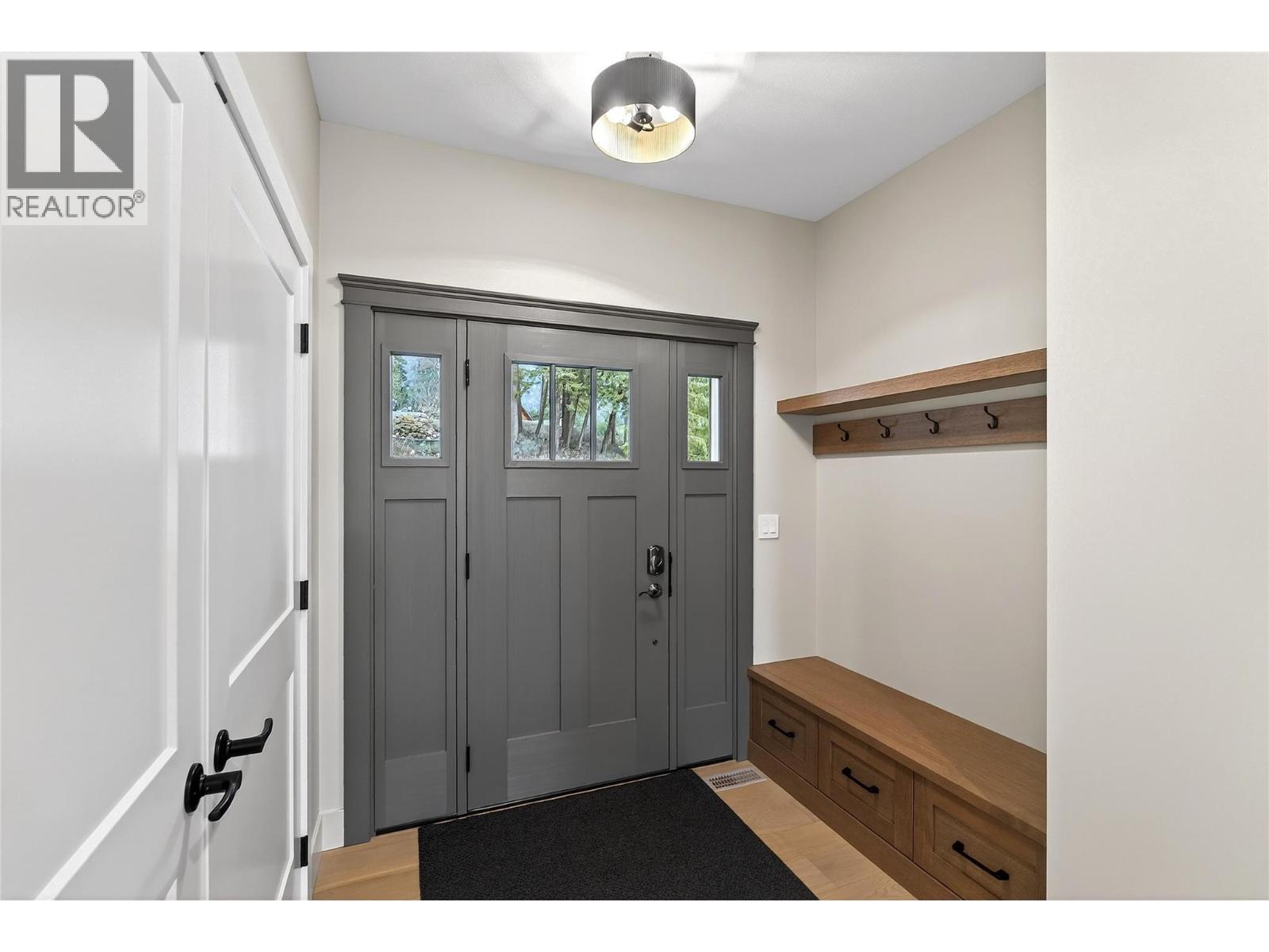 3682 Braelyn Road, Tappen, British Columbia  V0E 2X1 - Photo 5 - 10379011