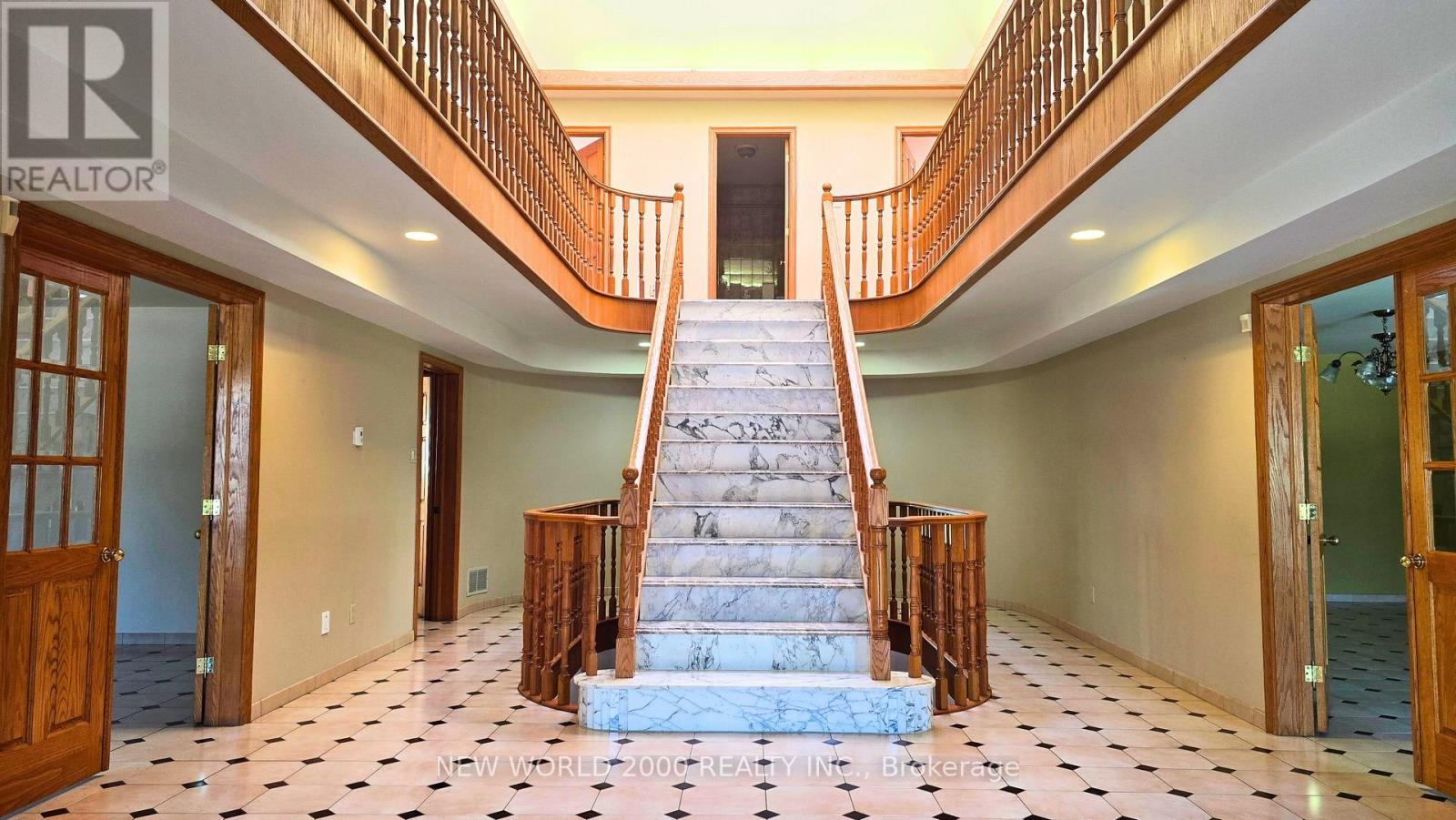 62 Langstaff Road W, Richmond Hill, Ontario  L4C 6N3 - Photo 5 - N12734286