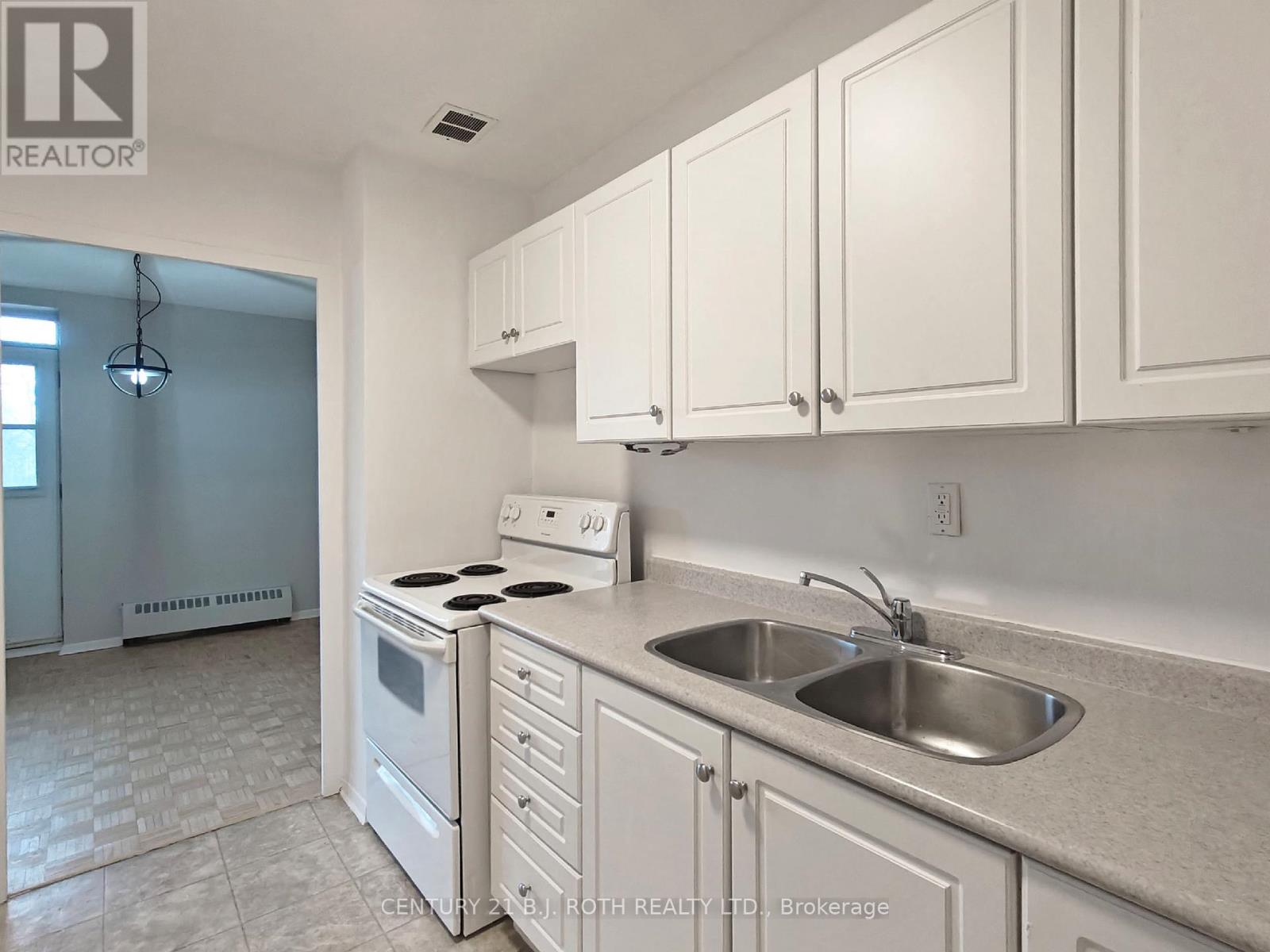 405 - 37 Peel Street, Barrie, Ontario  L4M 3L1 - Photo 5 - S12635648