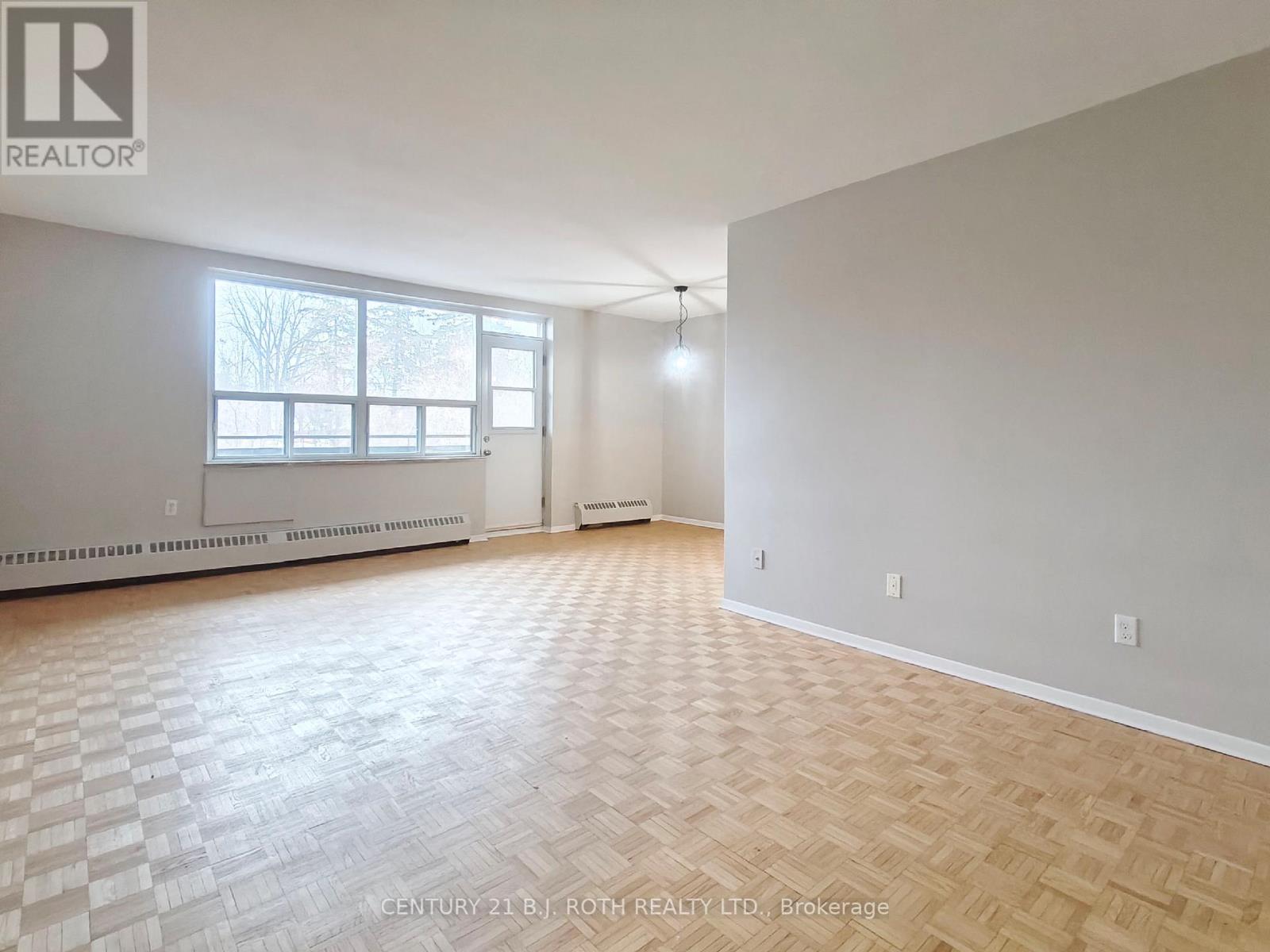 405 - 37 Peel Street, Barrie, Ontario  L4M 3L1 - Photo 3 - S12635648