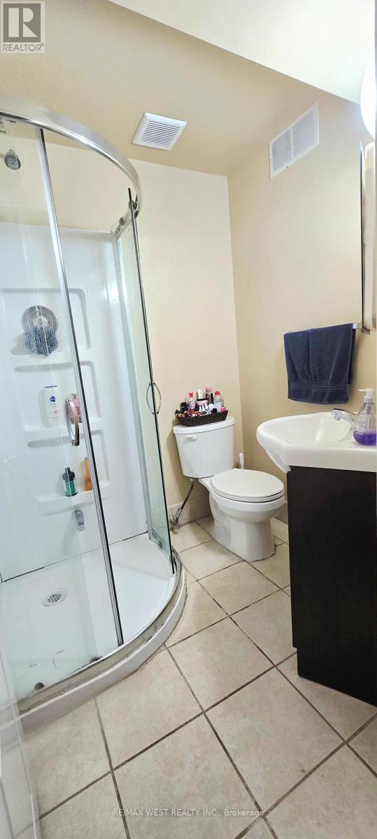 Lower - 126 Earth Star Trail, Brampton, Ontario  L6R 1A7 - Photo 8 - W12867674