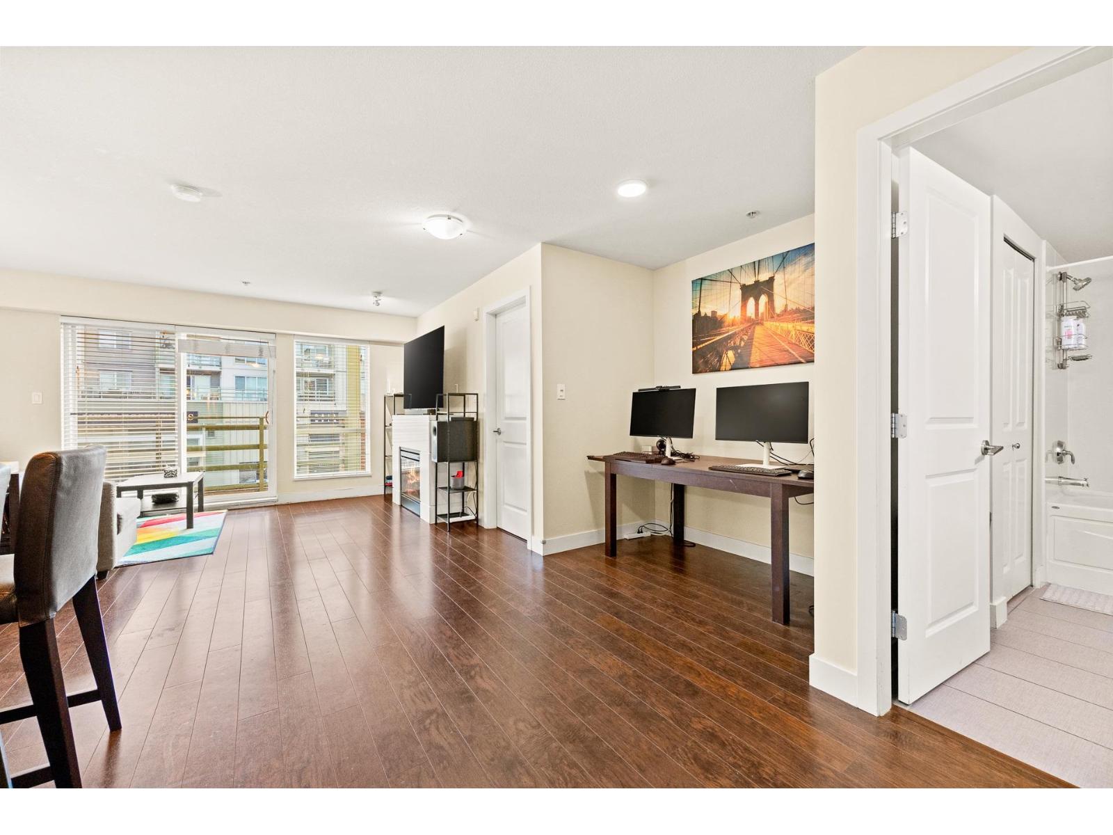 219 15735 Croydon Drive, Surrey, British Columbia  V3Z 2L5 - Photo 6 - R3101097