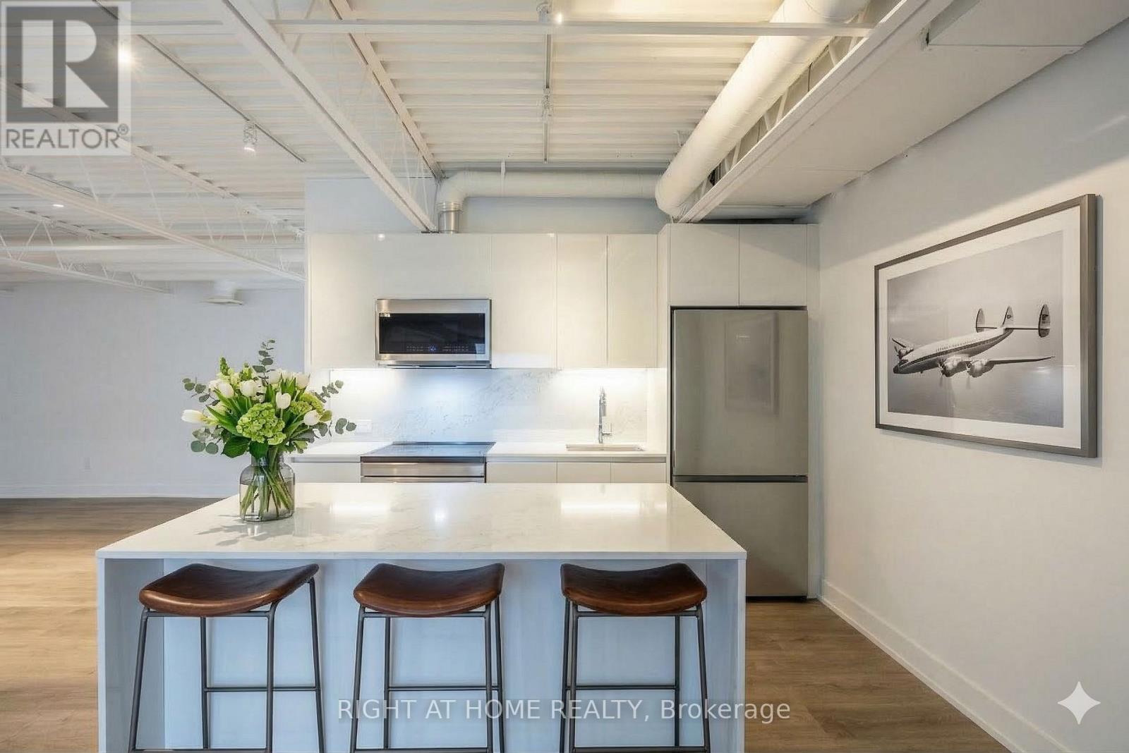 2r-2nd Floor Rear - 550 College Street, Toronto (Palmerston-Little Italy), Ontario  M6G 1B1 - Photo 6 - C12895450