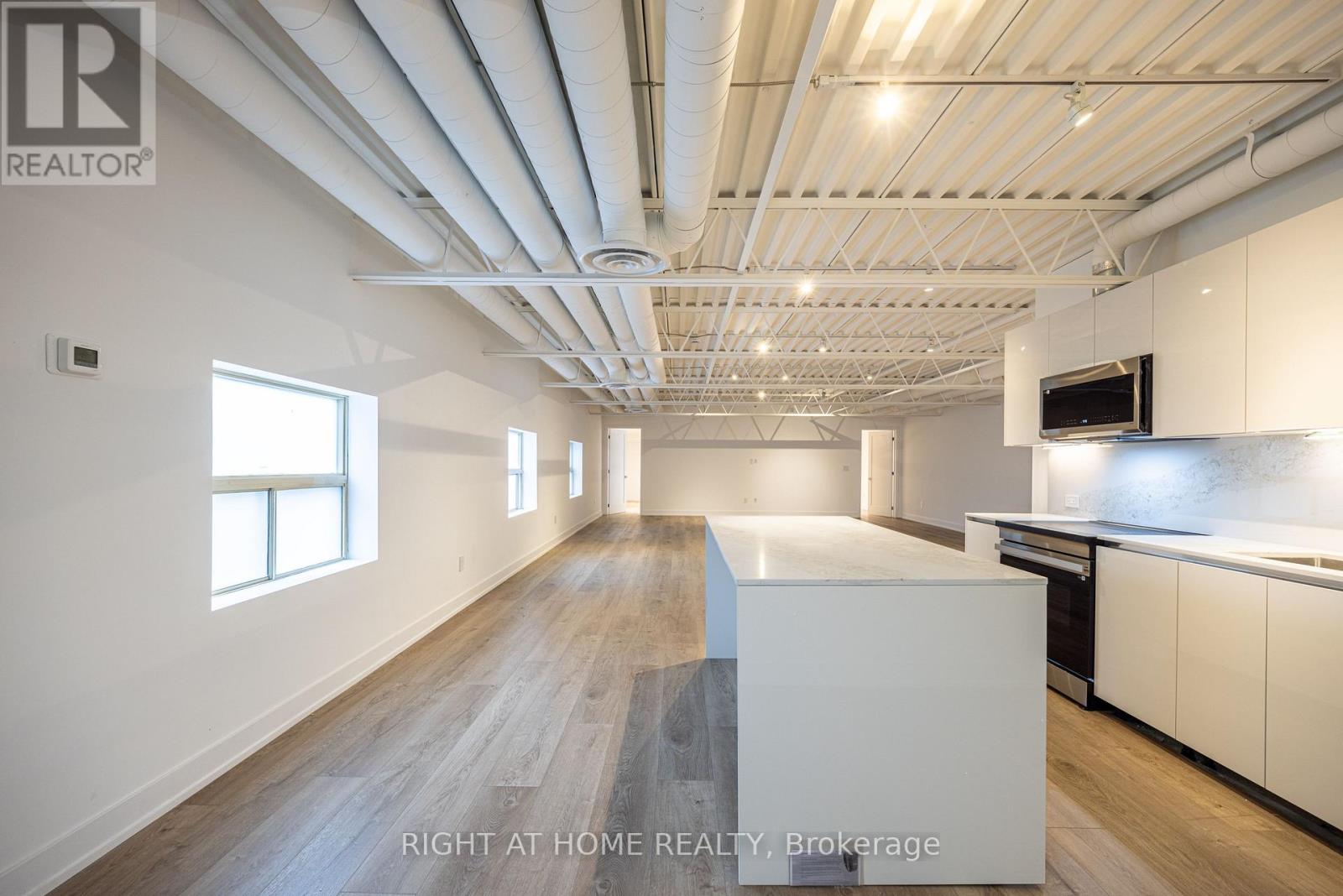 2r-2nd Floor Rear - 550 College Street, Toronto (Palmerston-Little Italy), Ontario  M6G 1B1 - Photo 3 - C12895450