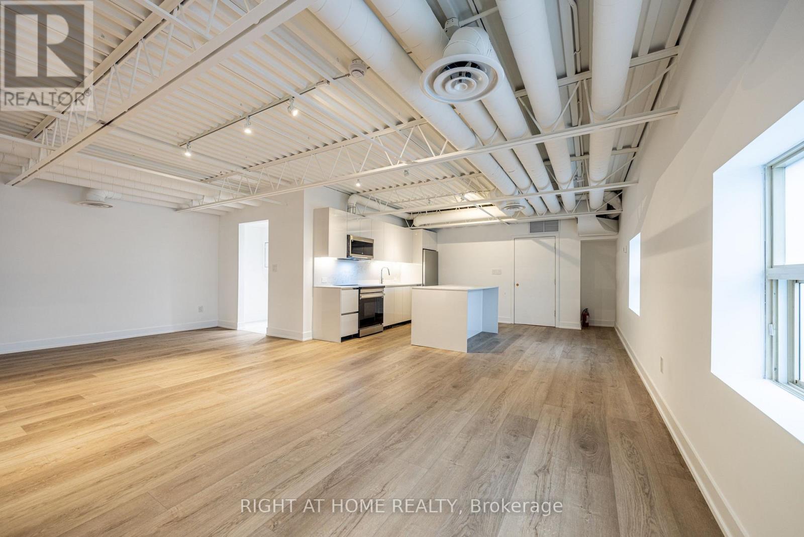 2r-2nd Floor Rear - 550 College Street, Toronto (Palmerston-Little Italy), Ontario  M6G 1B1 - Photo 9 - C12895450