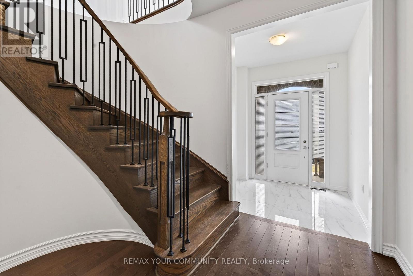 5 Valleo Street, Georgina (Keswick North), Ontario  L4P 0J8 - Photo 17 - N12893354