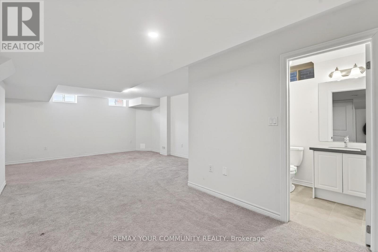 5 Valleo Street, Georgina (Keswick North), Ontario  L4P 0J8 - Photo 35 - N12893354