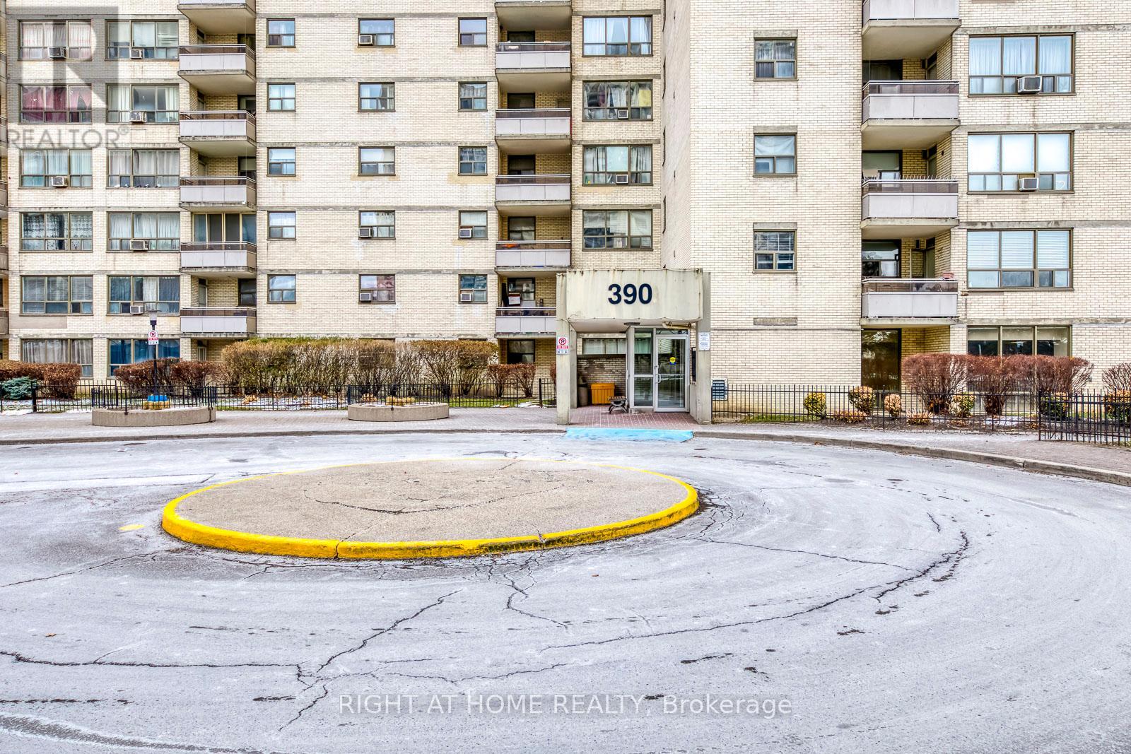 413 - 390 DIXON ROAD, Toronto, Ontario