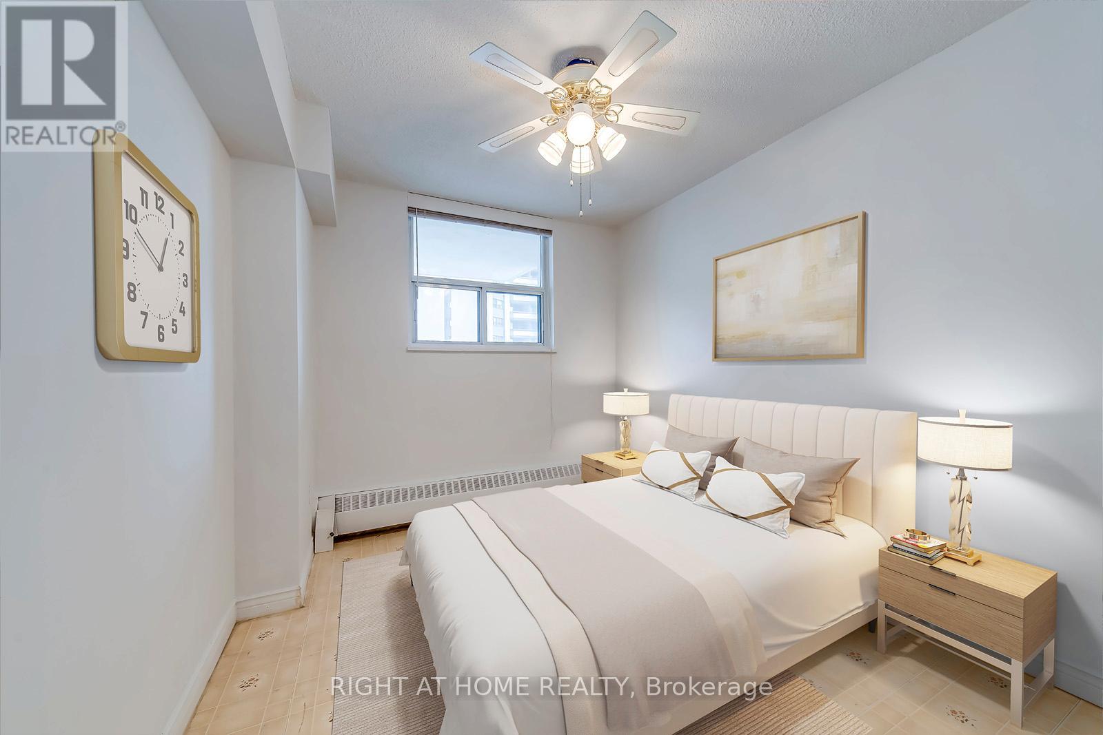 413 - 390 Dixon Road, Toronto (Kingsview Village-The Westway), Ontario  M9R 1T4 - Photo 9 - W12629310