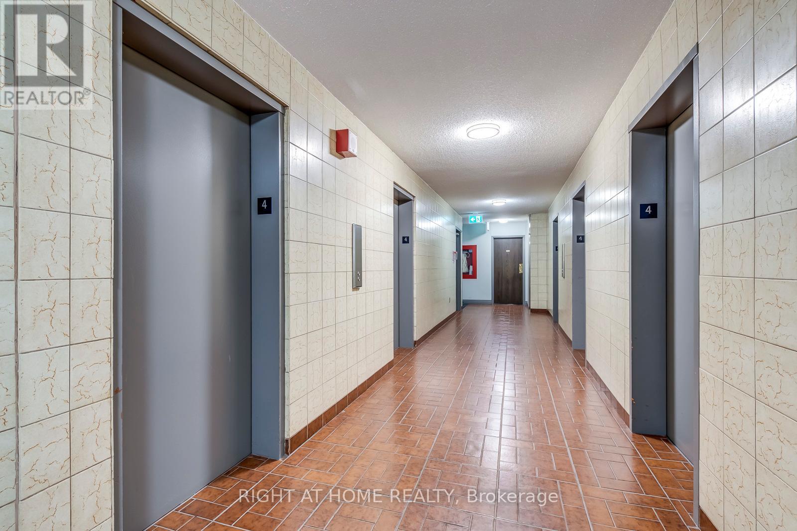 413 - 390 Dixon Road, Toronto (Kingsview Village-The Westway), Ontario  M9R 1T4 - Photo 5 - W12629310