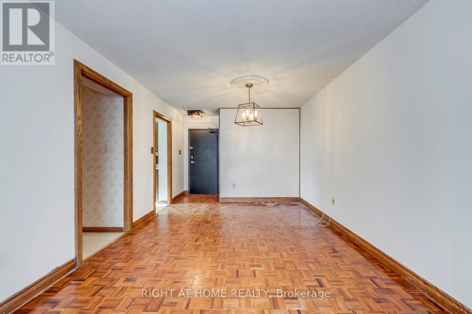 413 - 390 Dixon Road, Toronto (Kingsview Village-The Westway), Ontario  M9R 1T4 - Photo 26 - W12629310