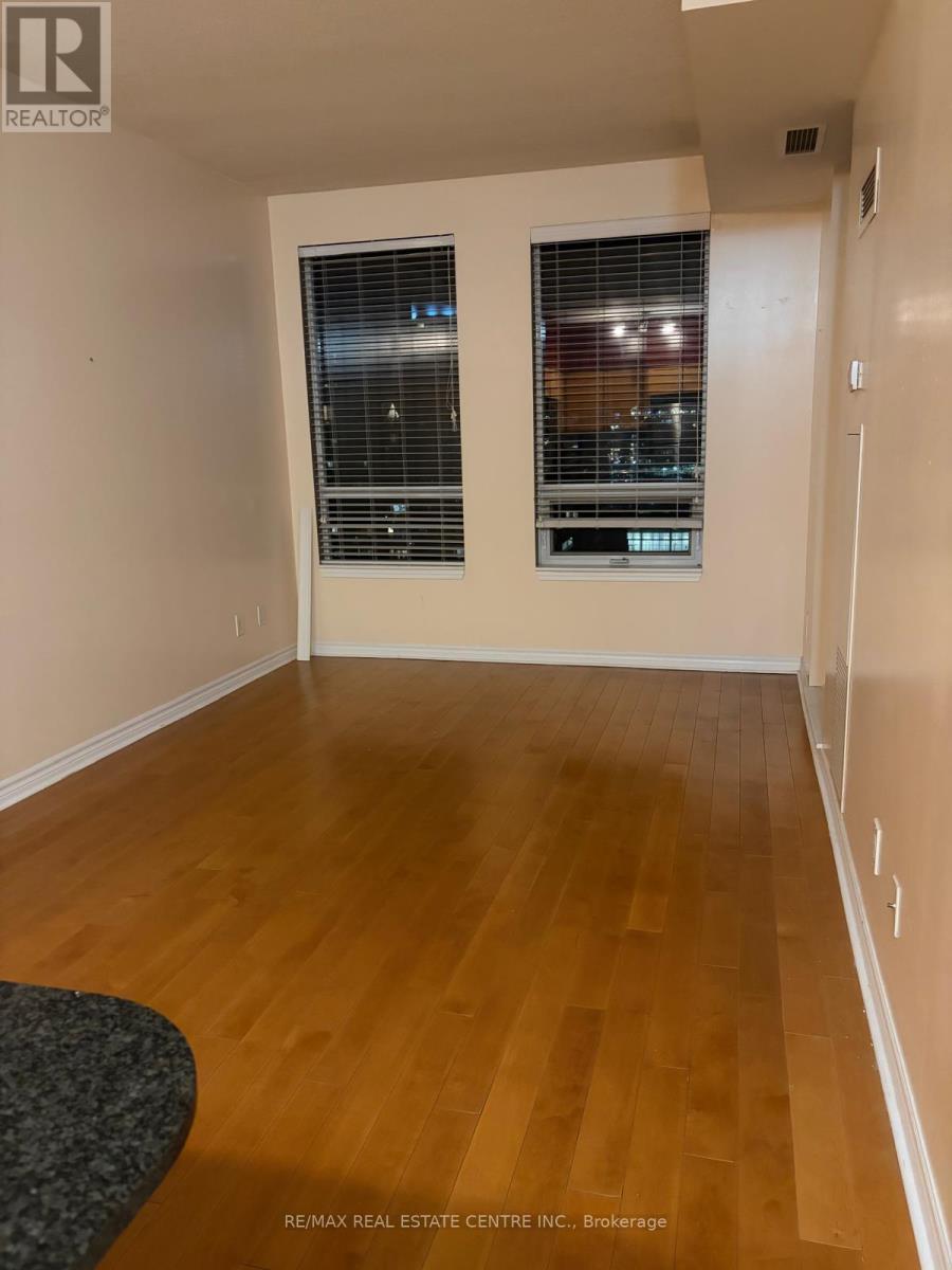 1411 - 388 Prince Of Wales Drive, Mississauga, Ontario  L5B 0A1 - Photo 10 - W12692426