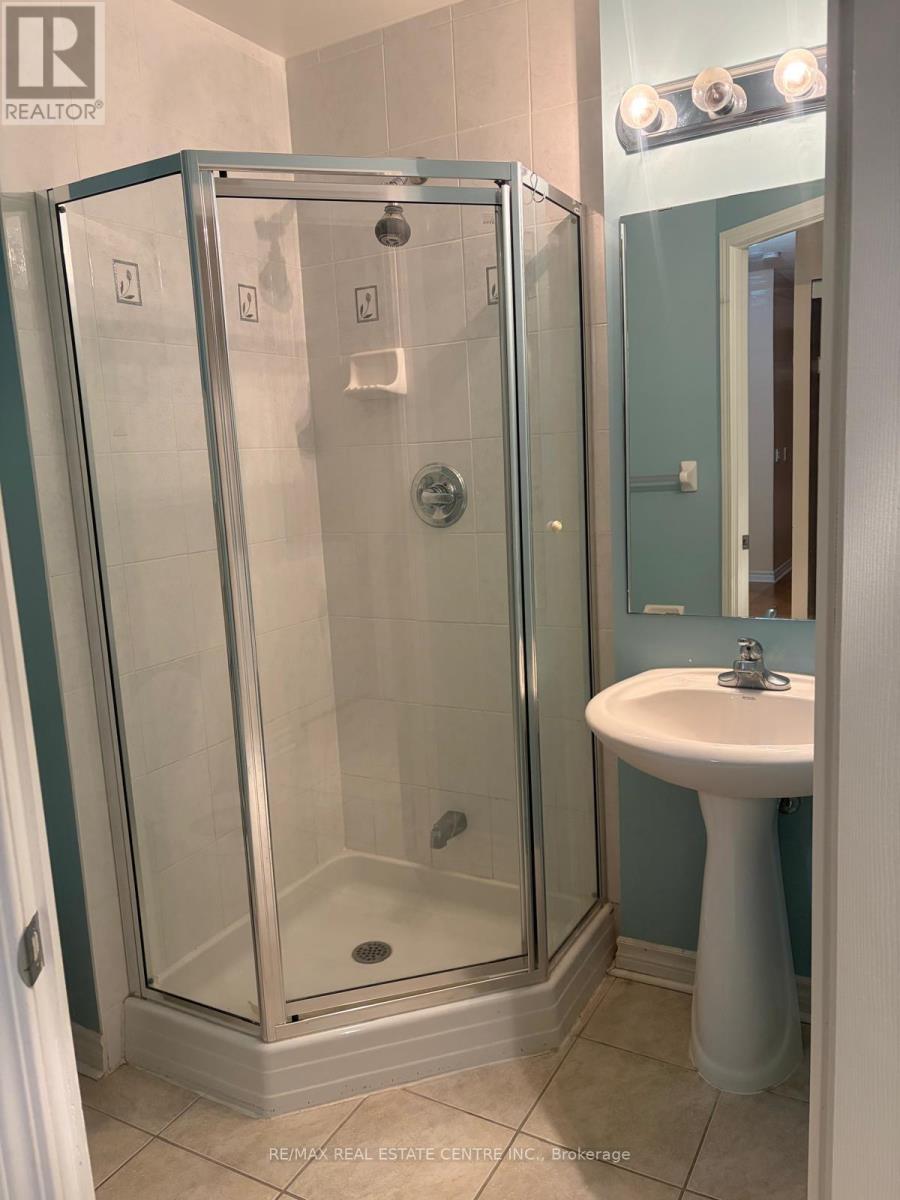 1411 - 388 Prince Of Wales Drive, Mississauga, Ontario  L5B 0A1 - Photo 18 - W12692426