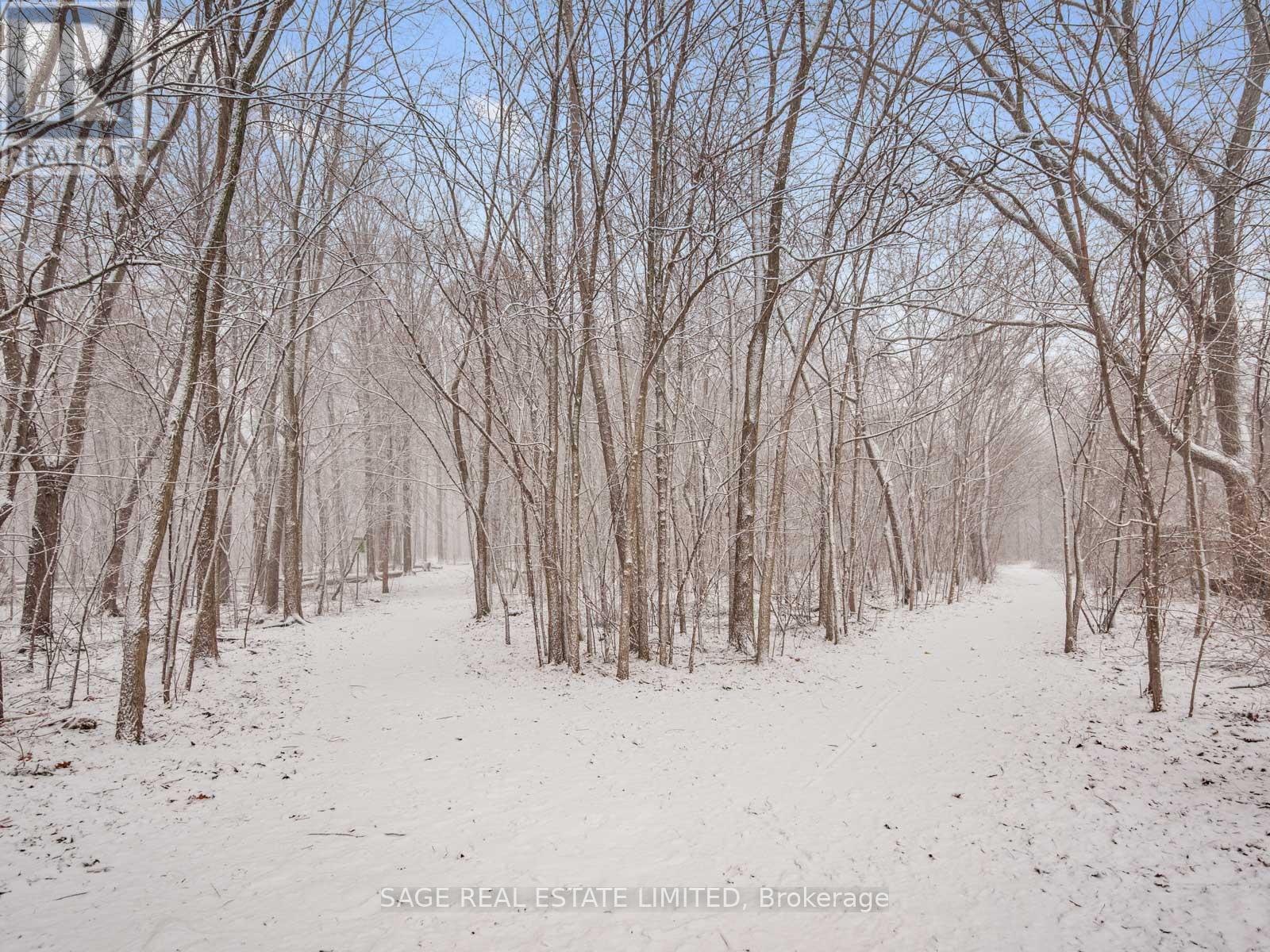 836 Tenth Street, Mississauga, Ontario  L5E 1S6 - Photo 8 - W12881762