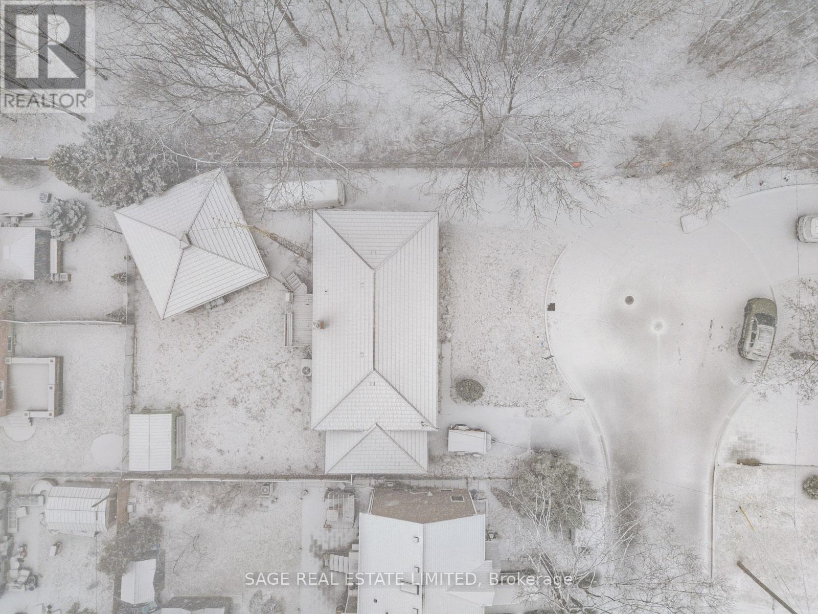 836 Tenth Street, Mississauga, Ontario  L5E 1S6 - Photo 17 - W12881762