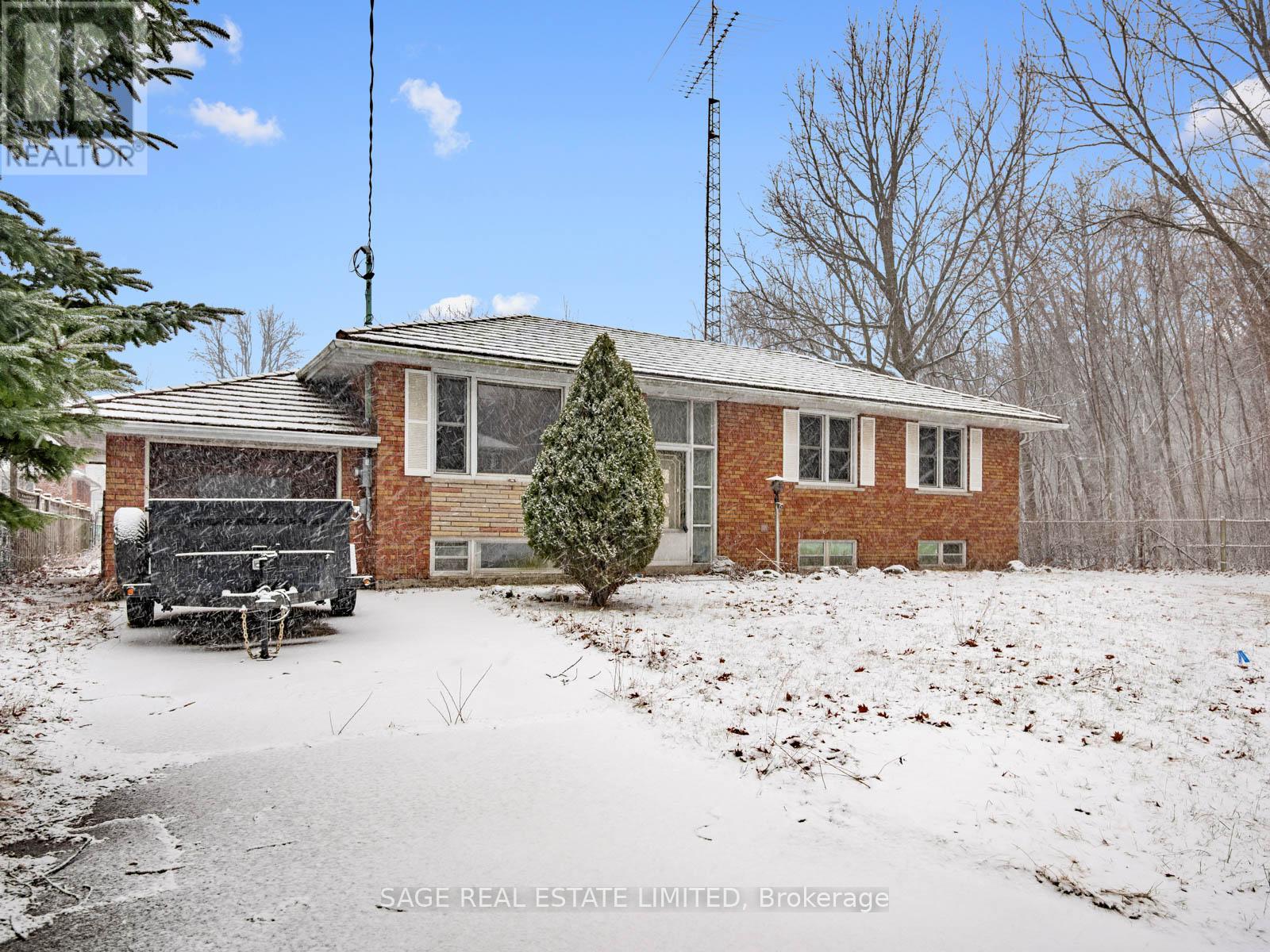 836 Tenth Street, Mississauga, Ontario  L5E 1S6 - Photo 5 - W12881762