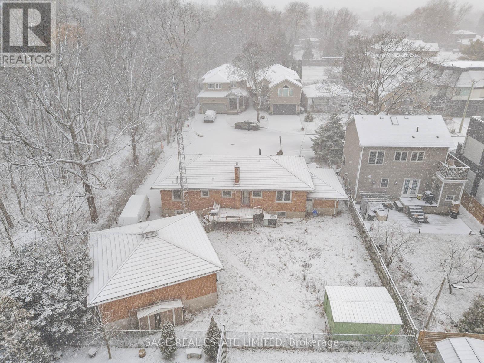 836 Tenth Street, Mississauga, Ontario  L5E 1S6 - Photo 19 - W12881762