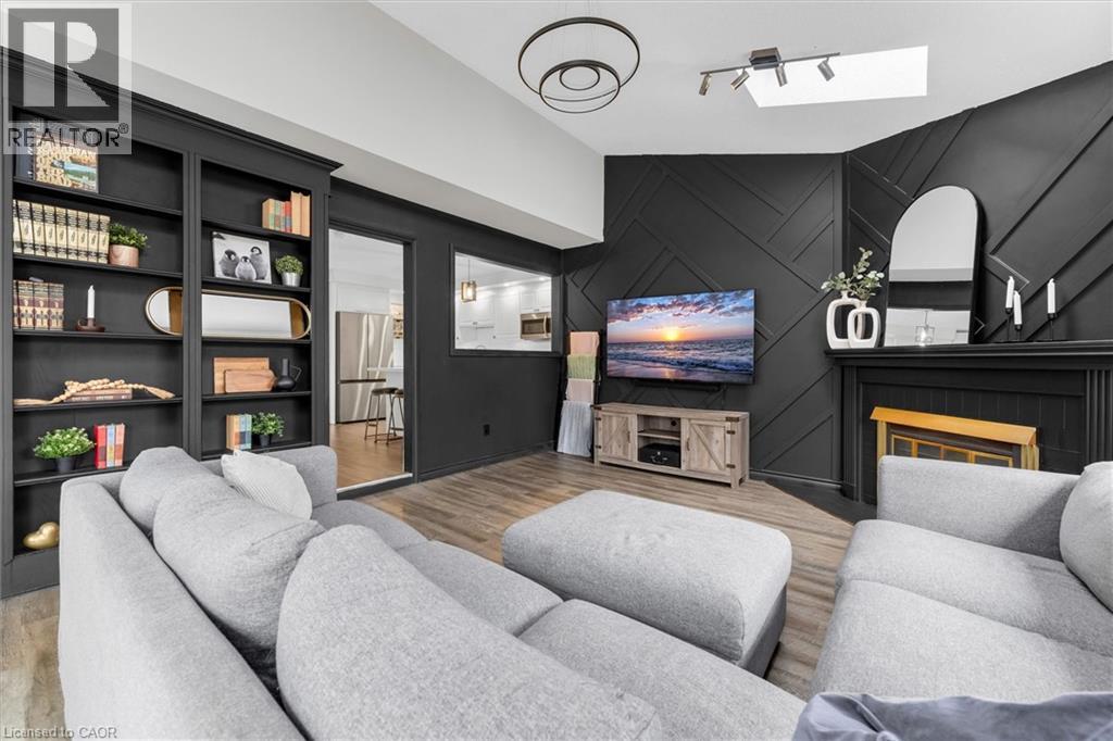 18 Bentley Place, Hamilton, Ontario  L9C 2R4 - Photo 9 - 40812851