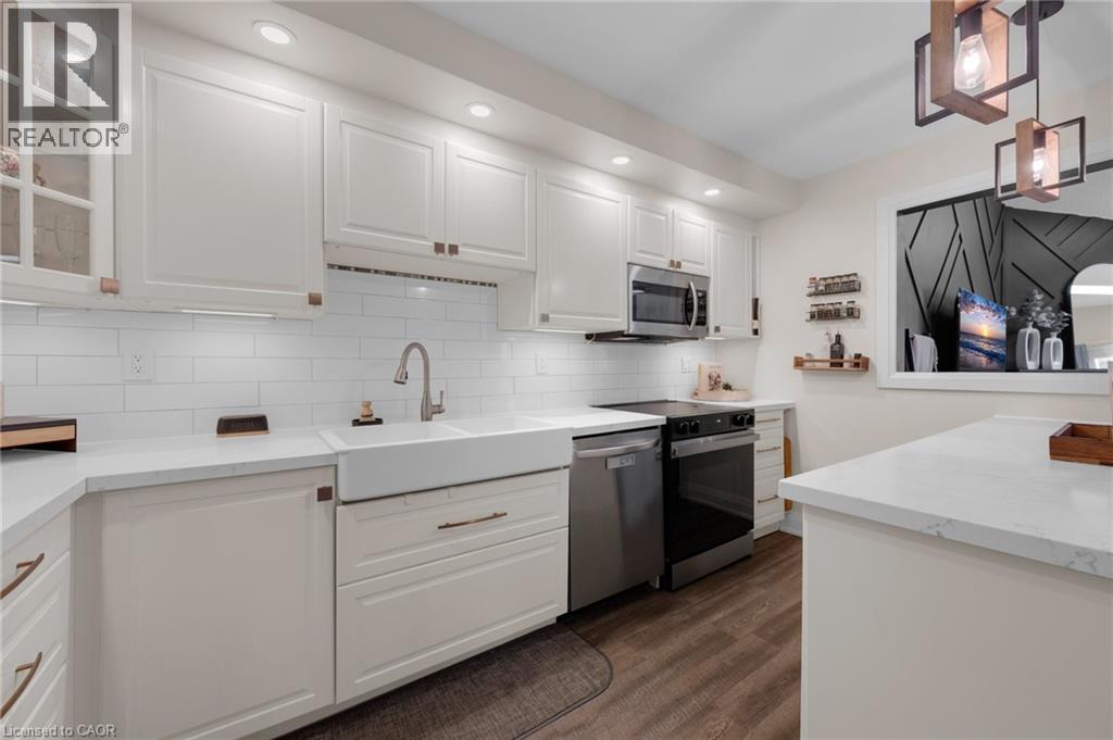 18 Bentley Place, Hamilton, Ontario  L9C 2R4 - Photo 5 - 40812851