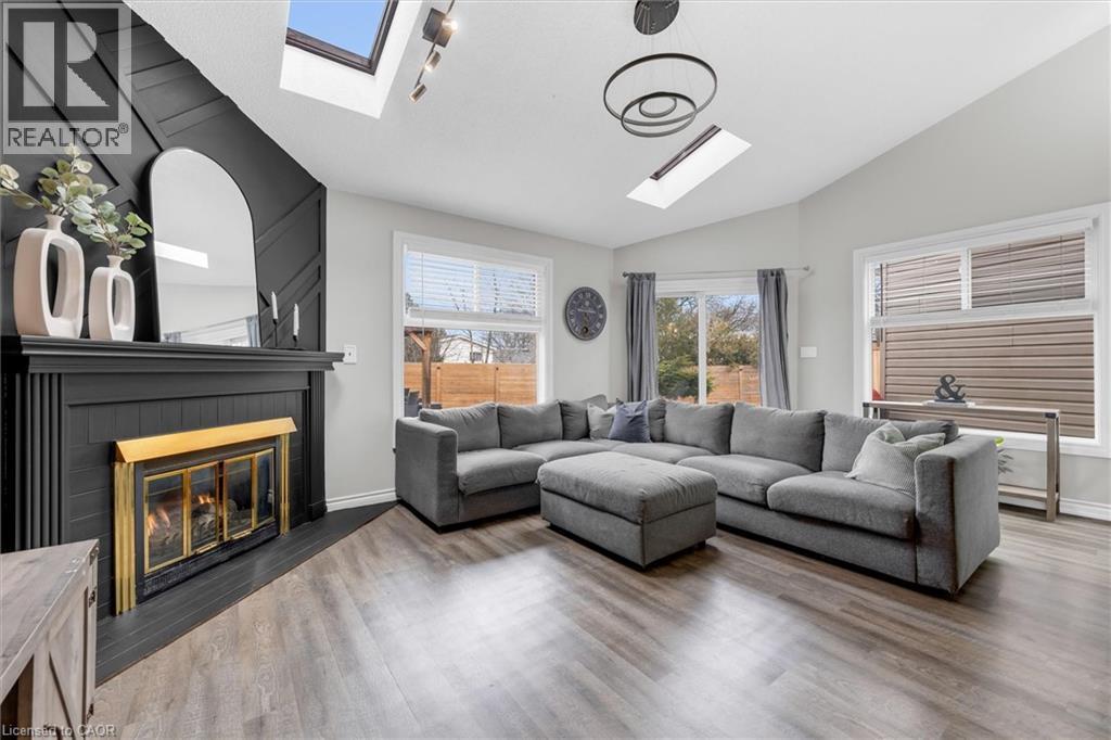 18 Bentley Place, Hamilton, Ontario  L9C 2R4 - Photo 10 - 40812851