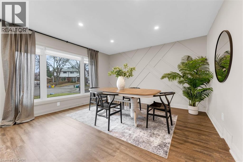 18 Bentley Place, Hamilton, Ontario  L9C 2R4 - Photo 3 - 40812851