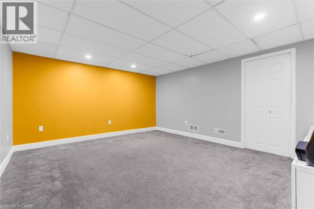 18 Bentley Place, Hamilton, Ontario  L9C 2R4 - Photo 24 - 40812851