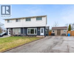 18 BENTLEY Place, Hamilton, Ontario