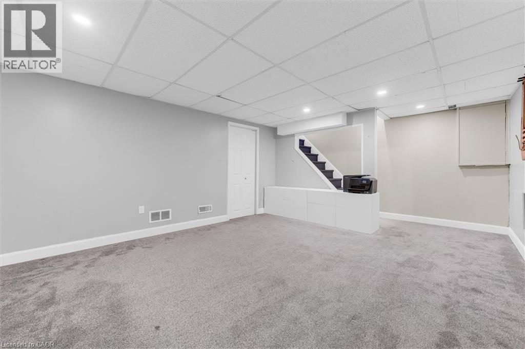 18 Bentley Place, Hamilton, Ontario  L9C 2R4 - Photo 23 - 40812851