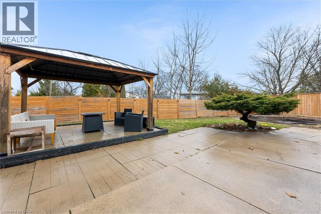 18 Bentley Place, Hamilton, Ontario  L9C 2R4 - Photo 27 - 40812851