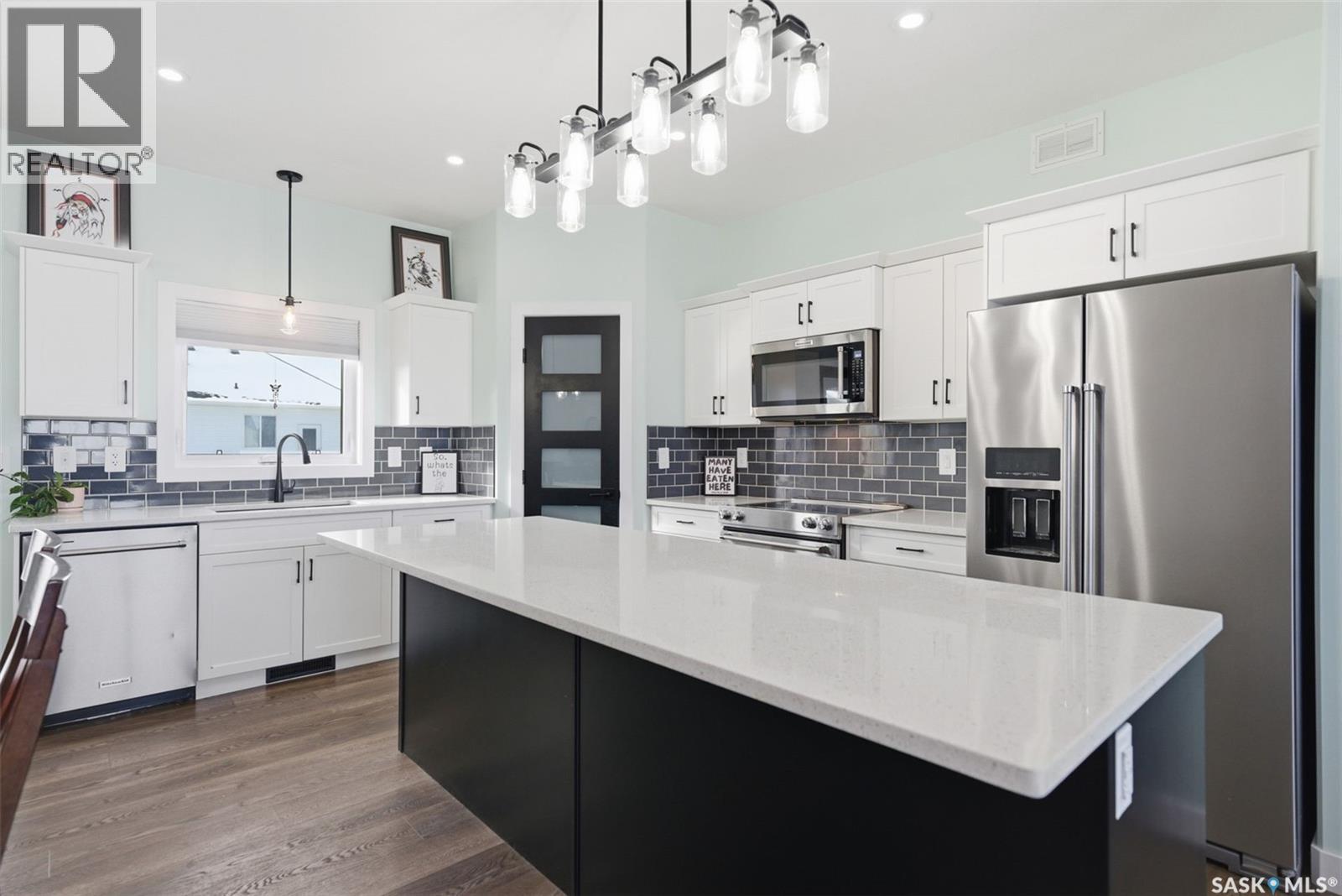 805 Weir Crescent, Warman, Saskatchewan  S0K 4S4 - Photo 8 - SK030680